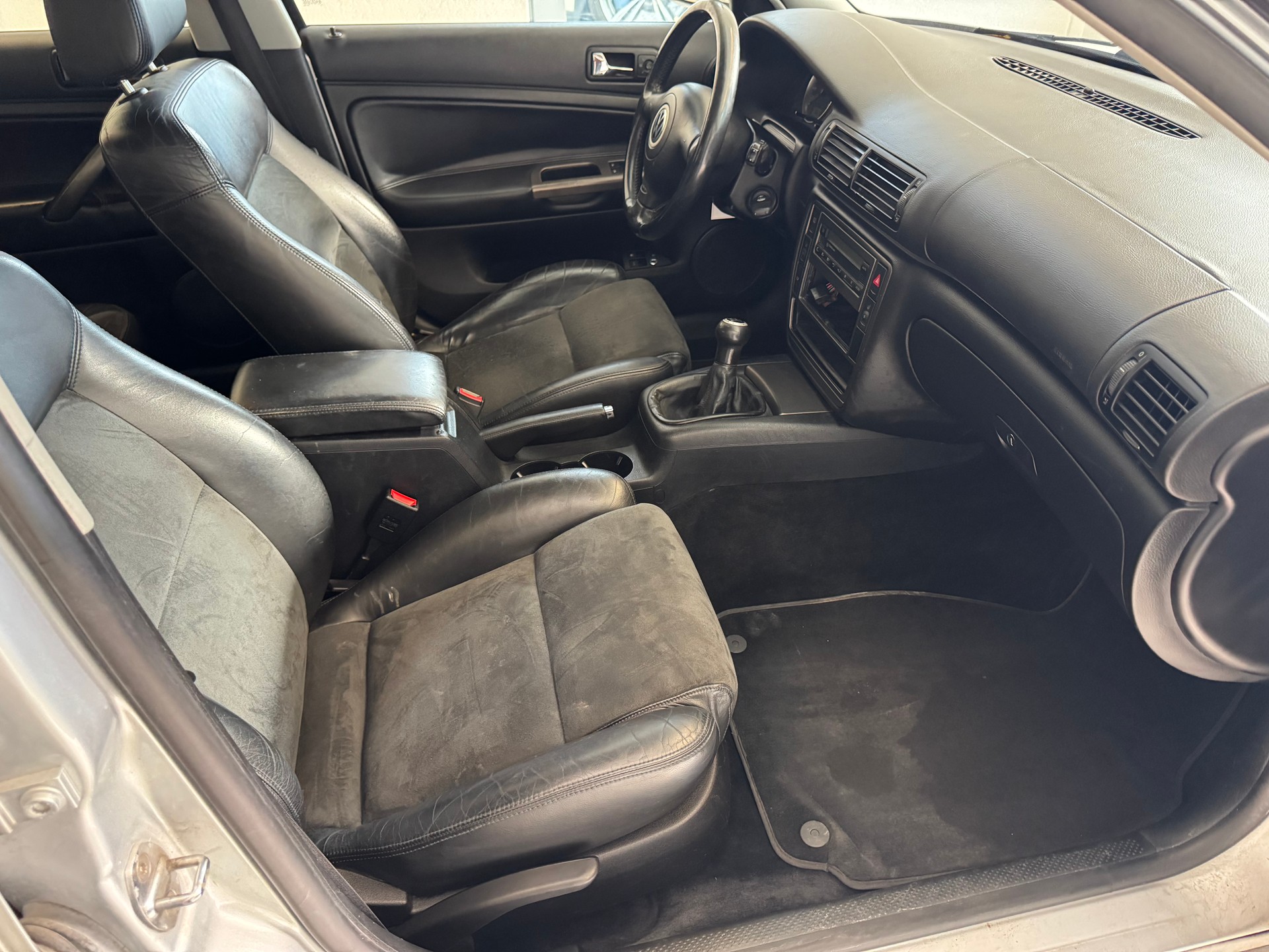 VW Passat 2.8 V6 4Motion Comfortline-image-9