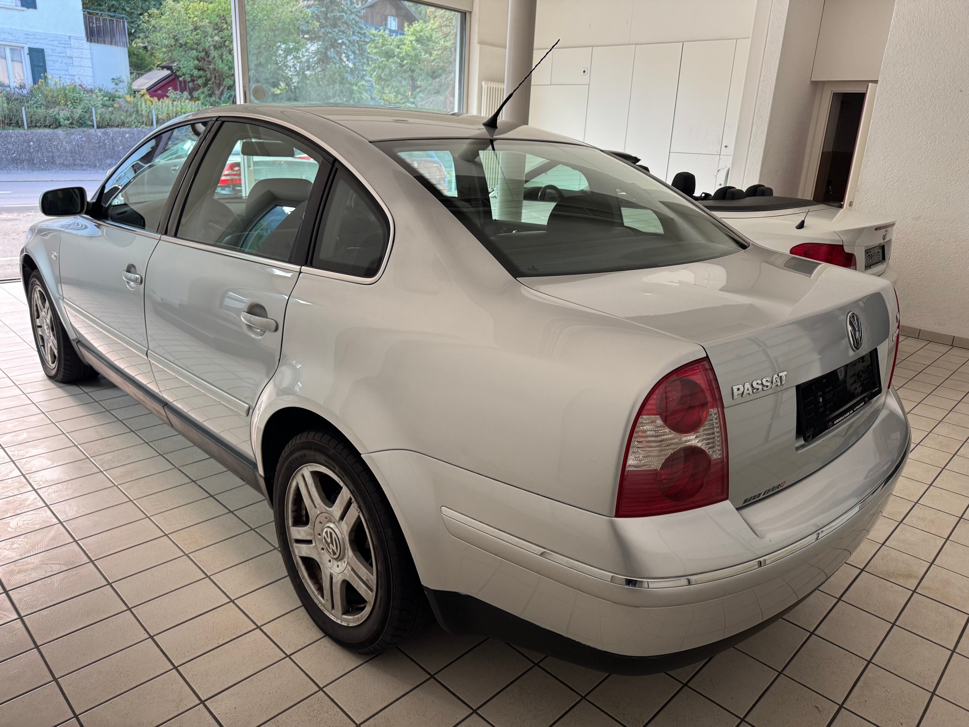 VW Passat 2.8 V6 4Motion Comfortline-image-6