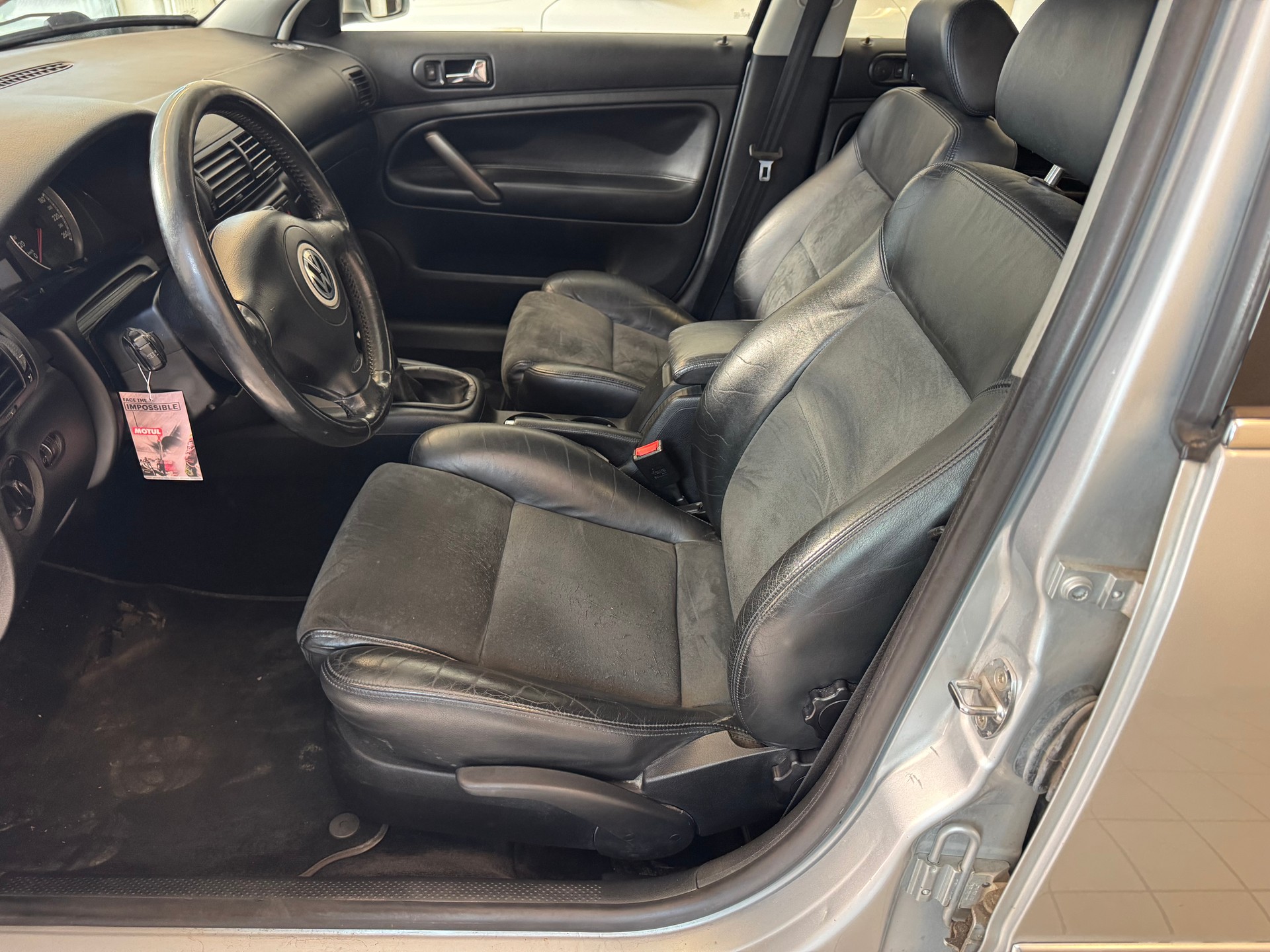 VW Passat 2.8 V6 4Motion Comfortline-image-10