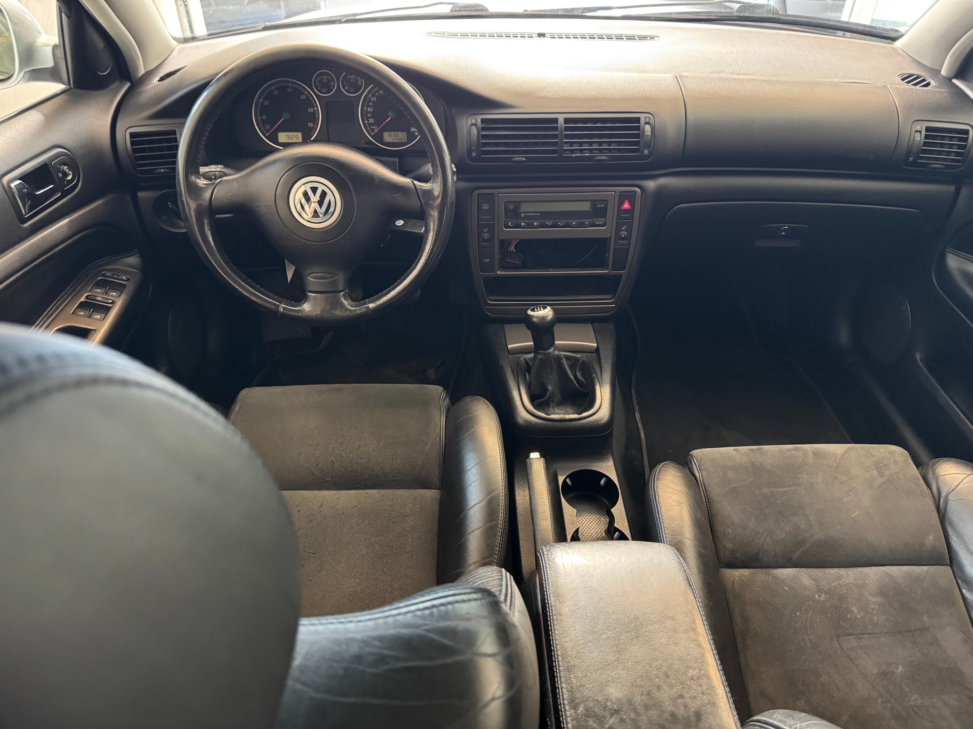 VW Passat 2.8 V6 4Motion Comfortline-image-8