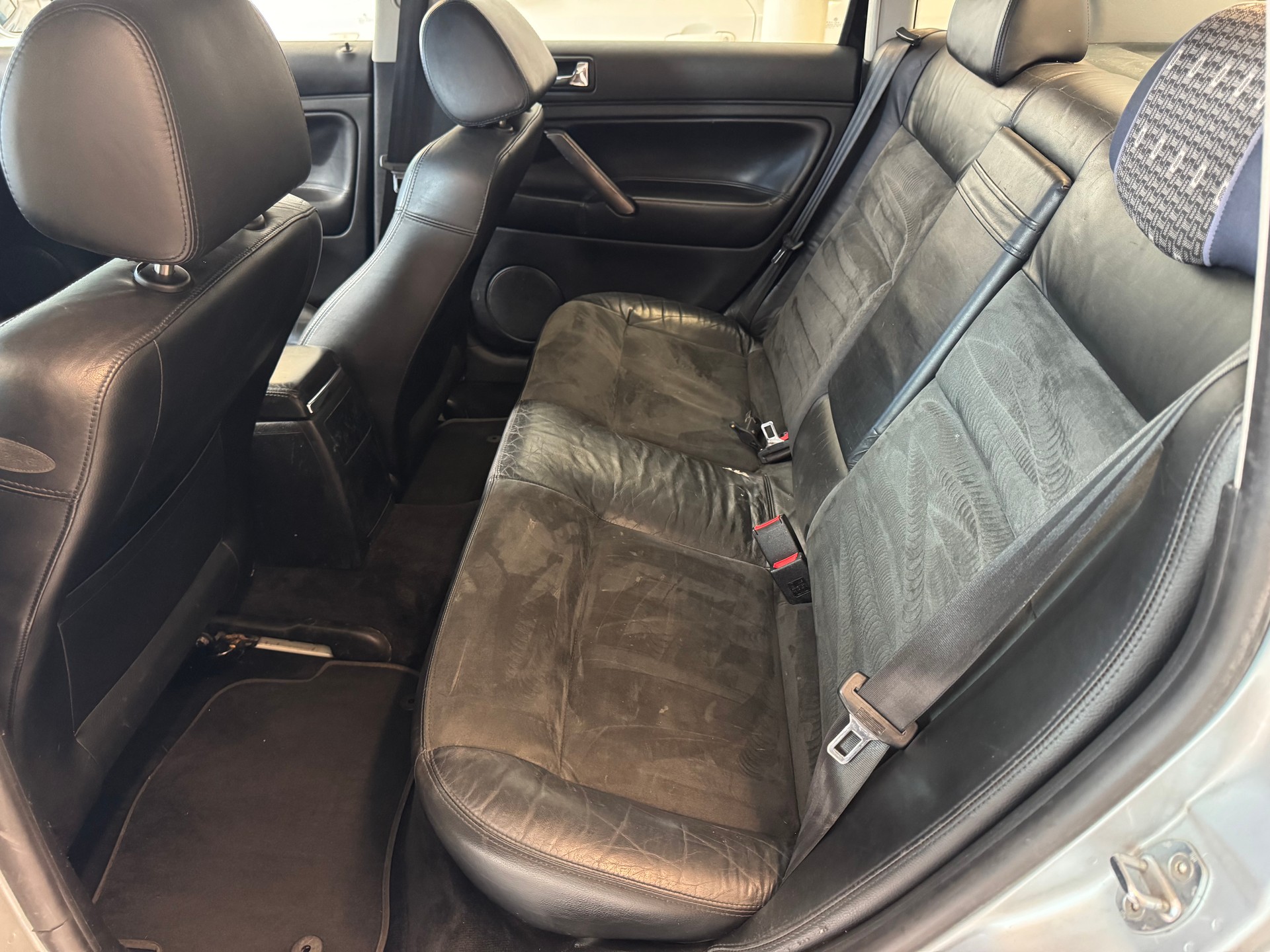 VW Passat 2.8 V6 4Motion Comfortline-image-11