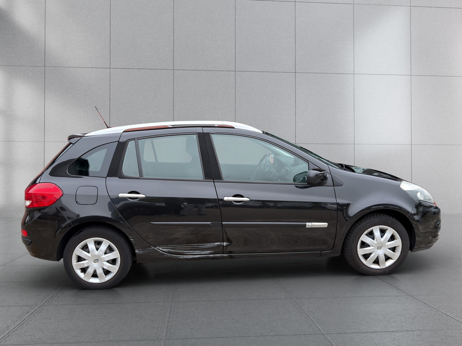 RENAULT Clio Grandtour 1.6 16V Exception Automatic-image-7