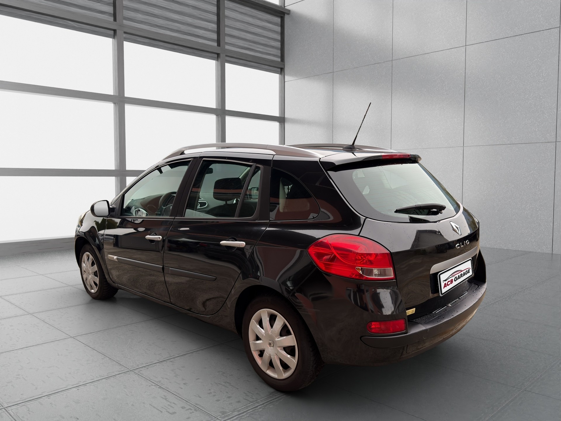 RENAULT Clio Grandtour 1.6 16V Exception Automatic-image-4