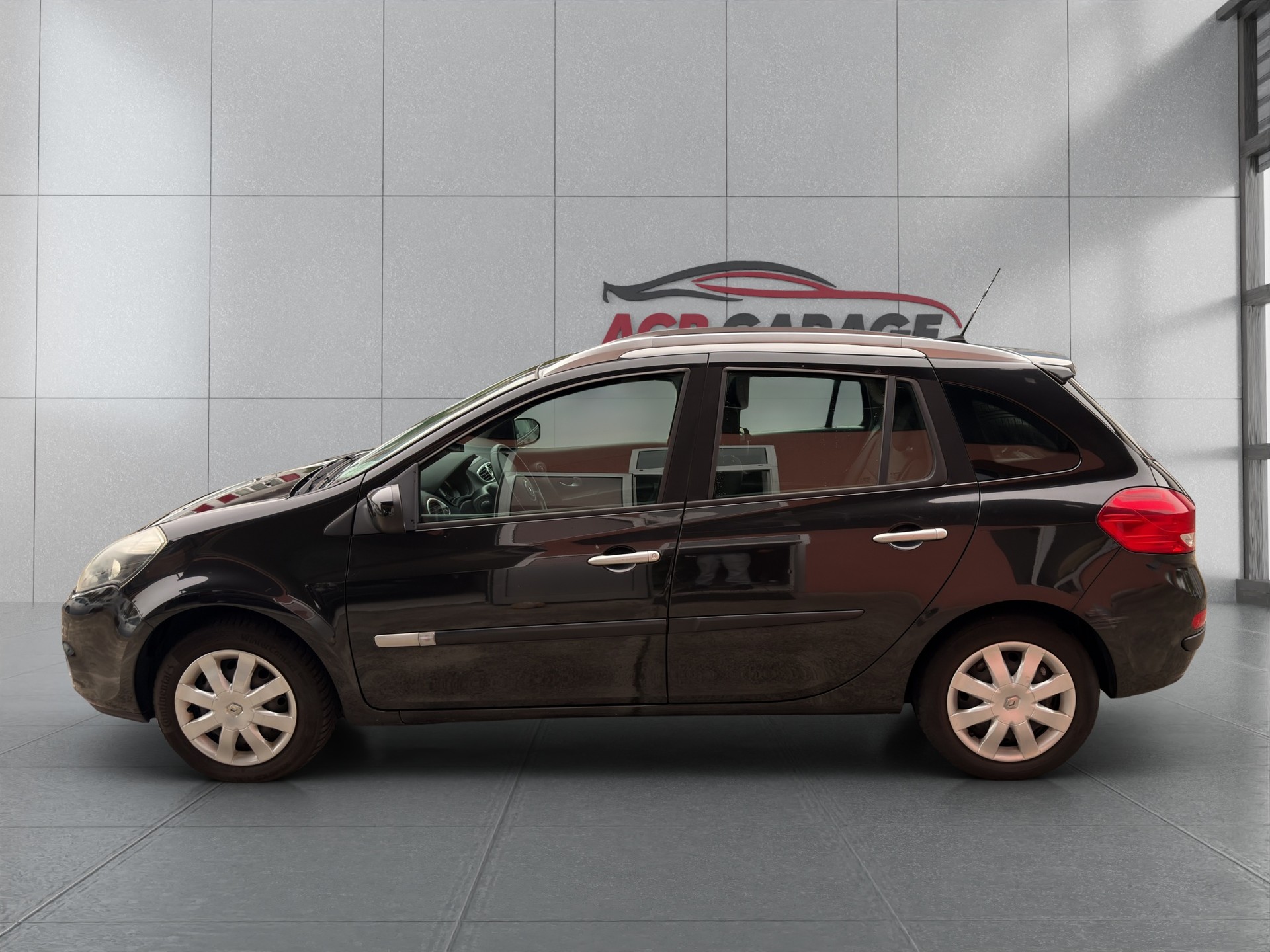 RENAULT Clio Grandtour 1.6 16V Exception Automatic-image-3