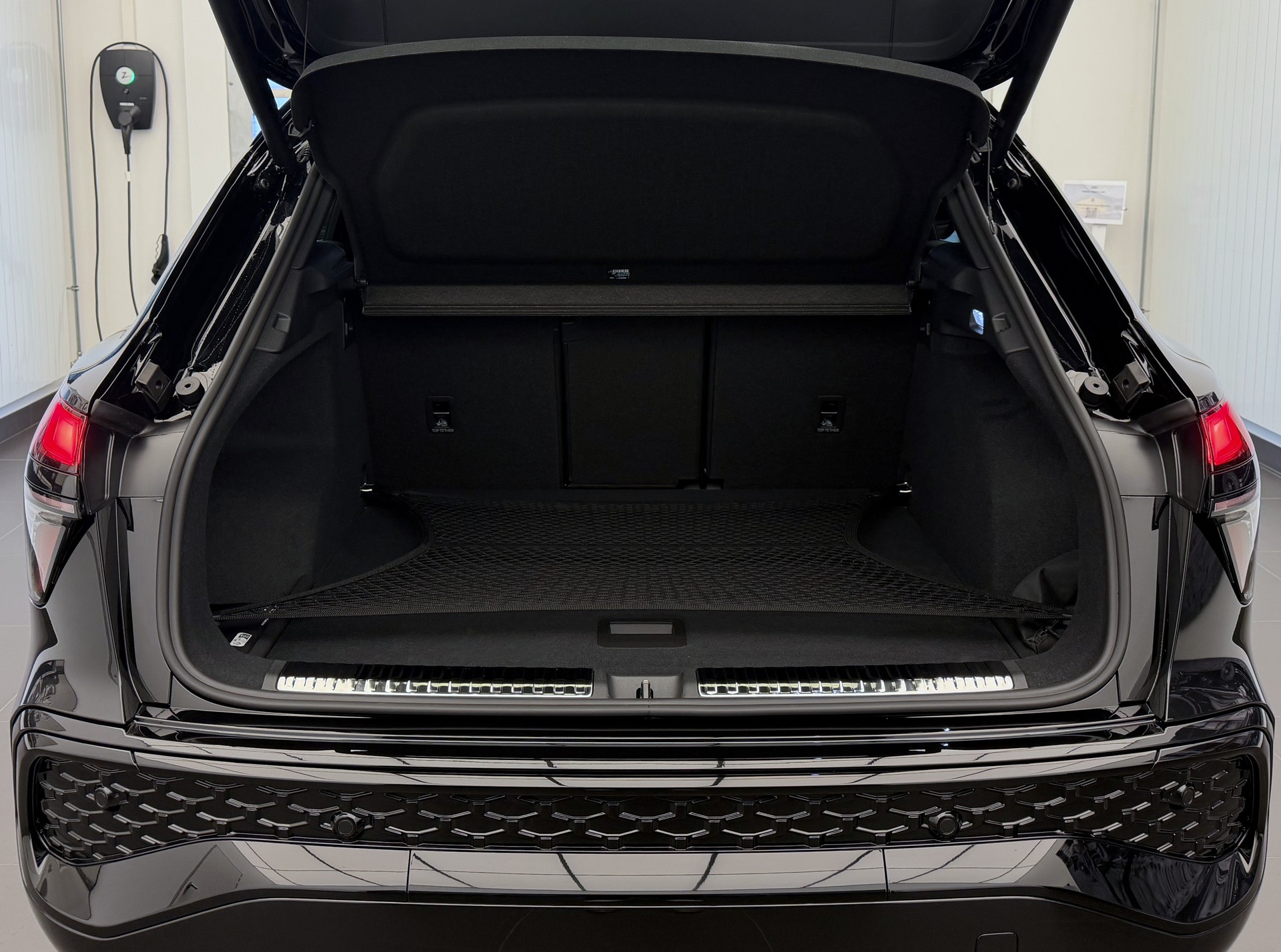 AUDI Q3 SUV TFSI quattro 195 kW S tronic-image-21