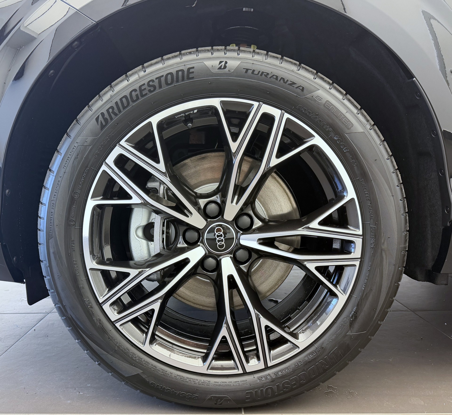 AUDI Q3 SUV TFSI quattro 195 kW S tronic-image-2