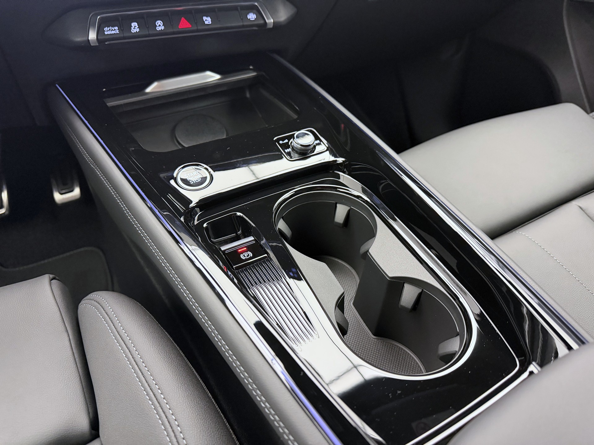 AUDI Q3 SUV TFSI quattro 195 kW S tronic-image-14