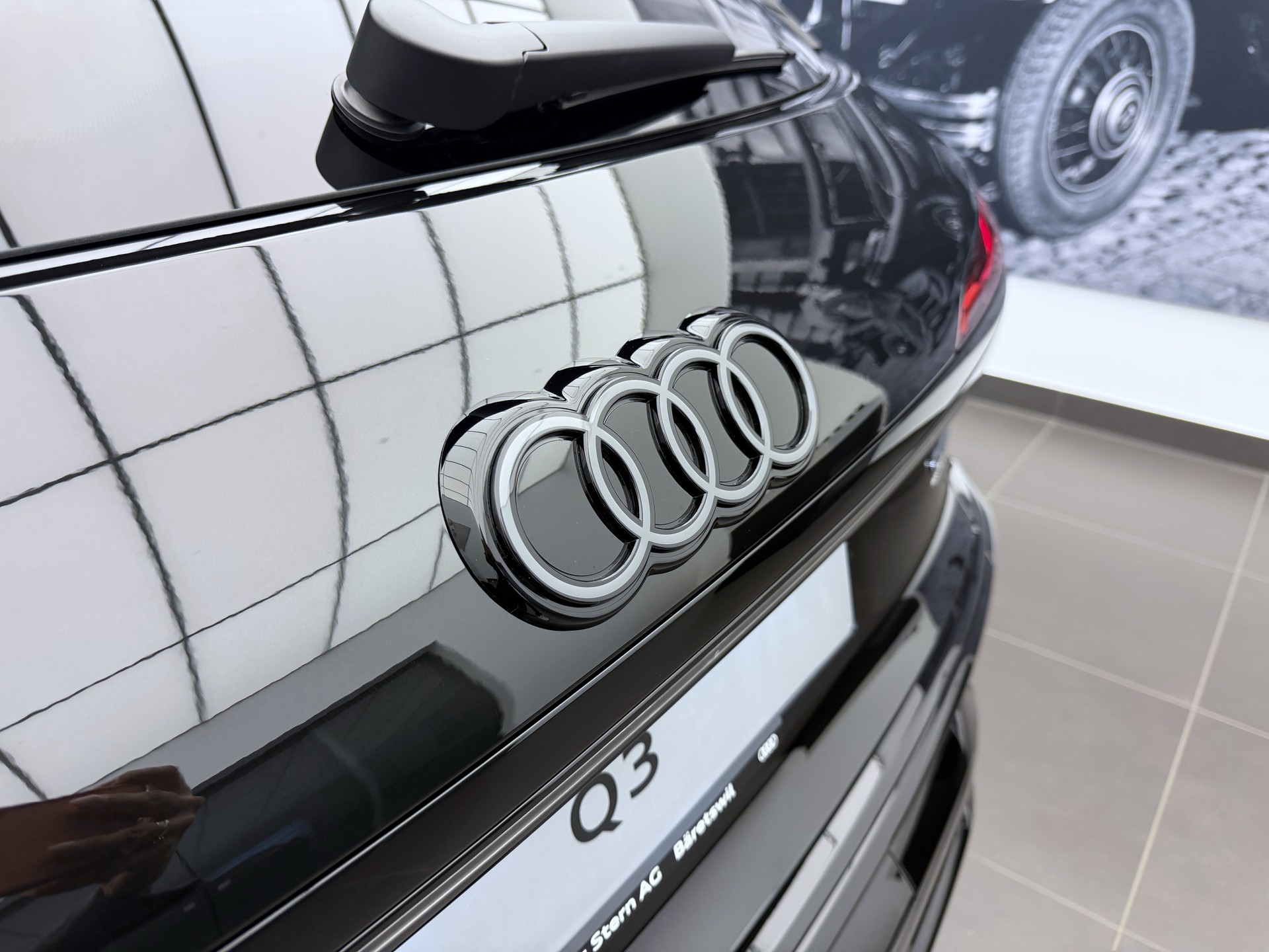 AUDI Q3 SUV TFSI quattro 195 kW S tronic-image-25