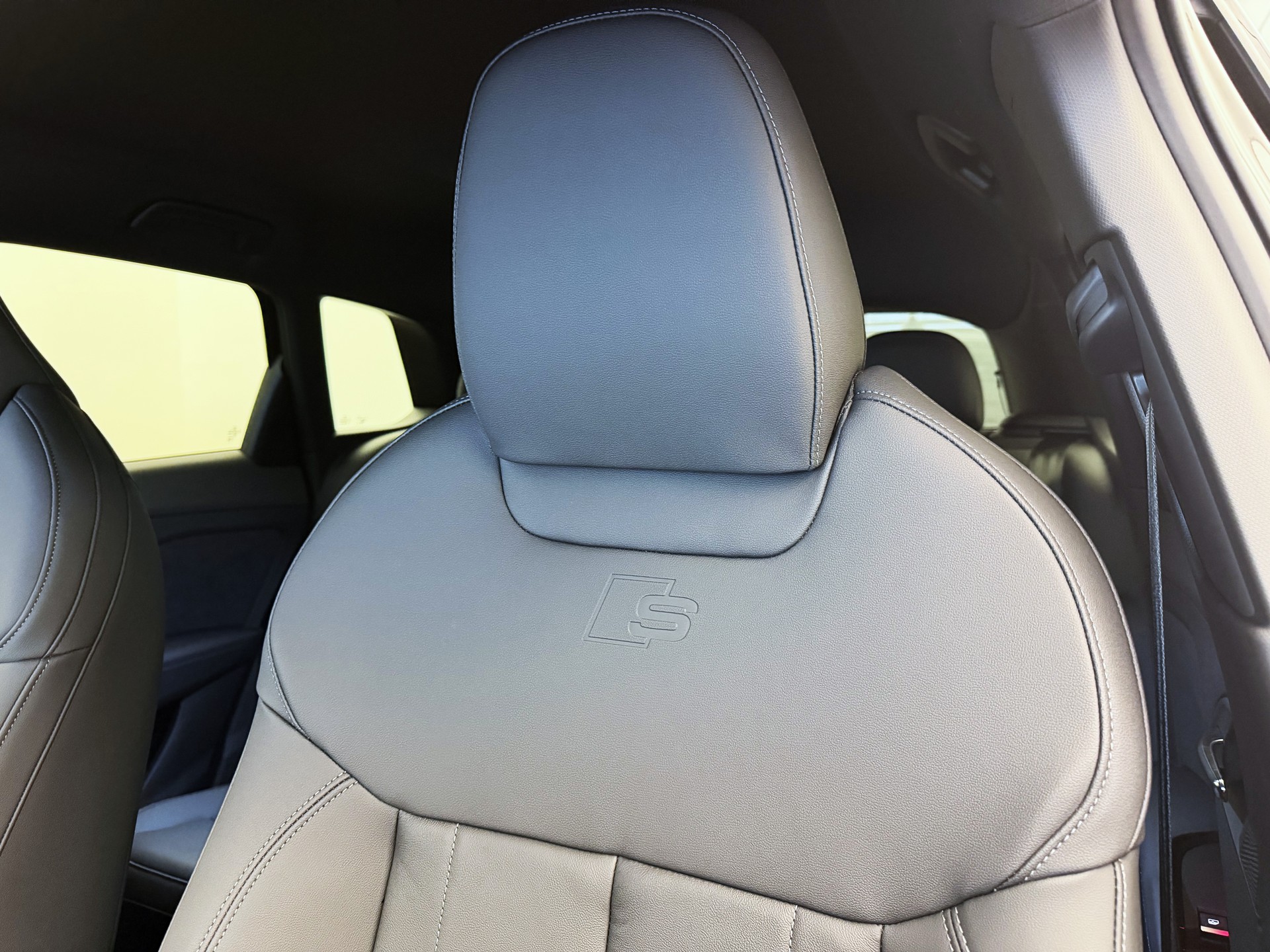 AUDI Q3 SUV TFSI quattro 195 kW S tronic-image-6