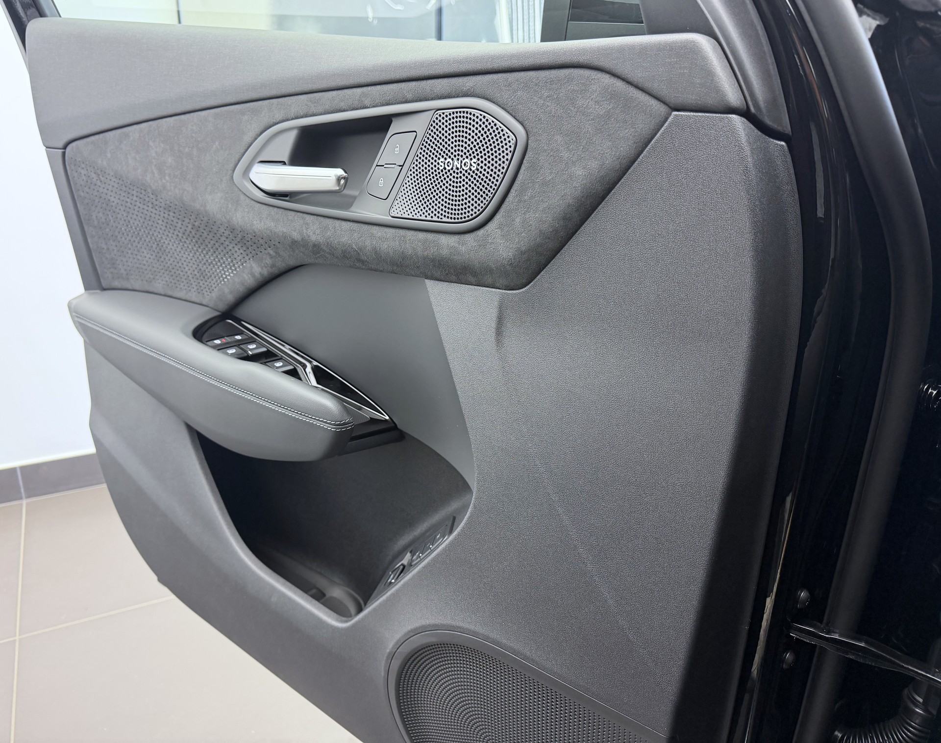 AUDI Q3 SUV TFSI quattro 195 kW S tronic-image-4