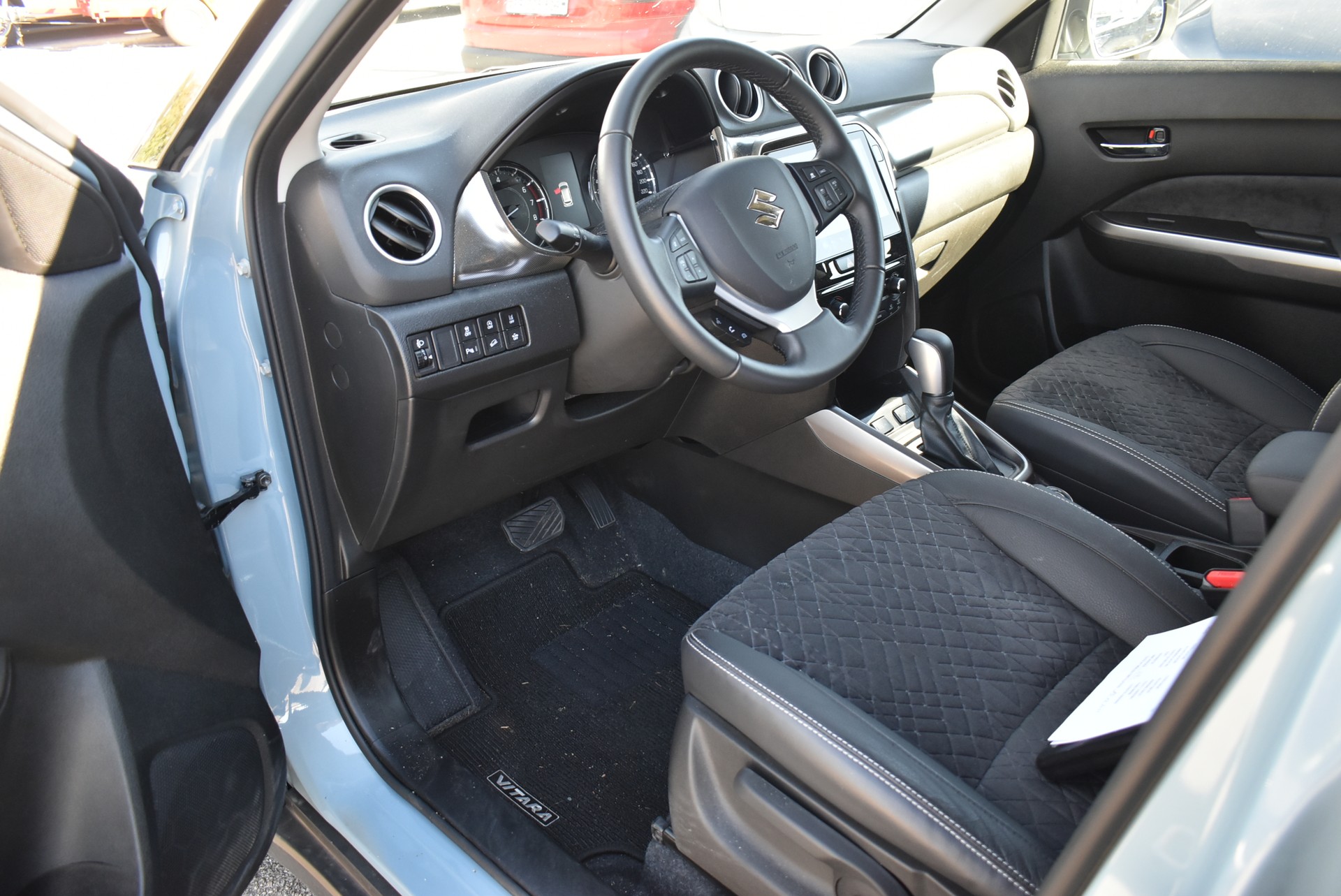 SUZUKI Vitara 1.5 Hybrid Compact Top 4x4 AGS-image-10