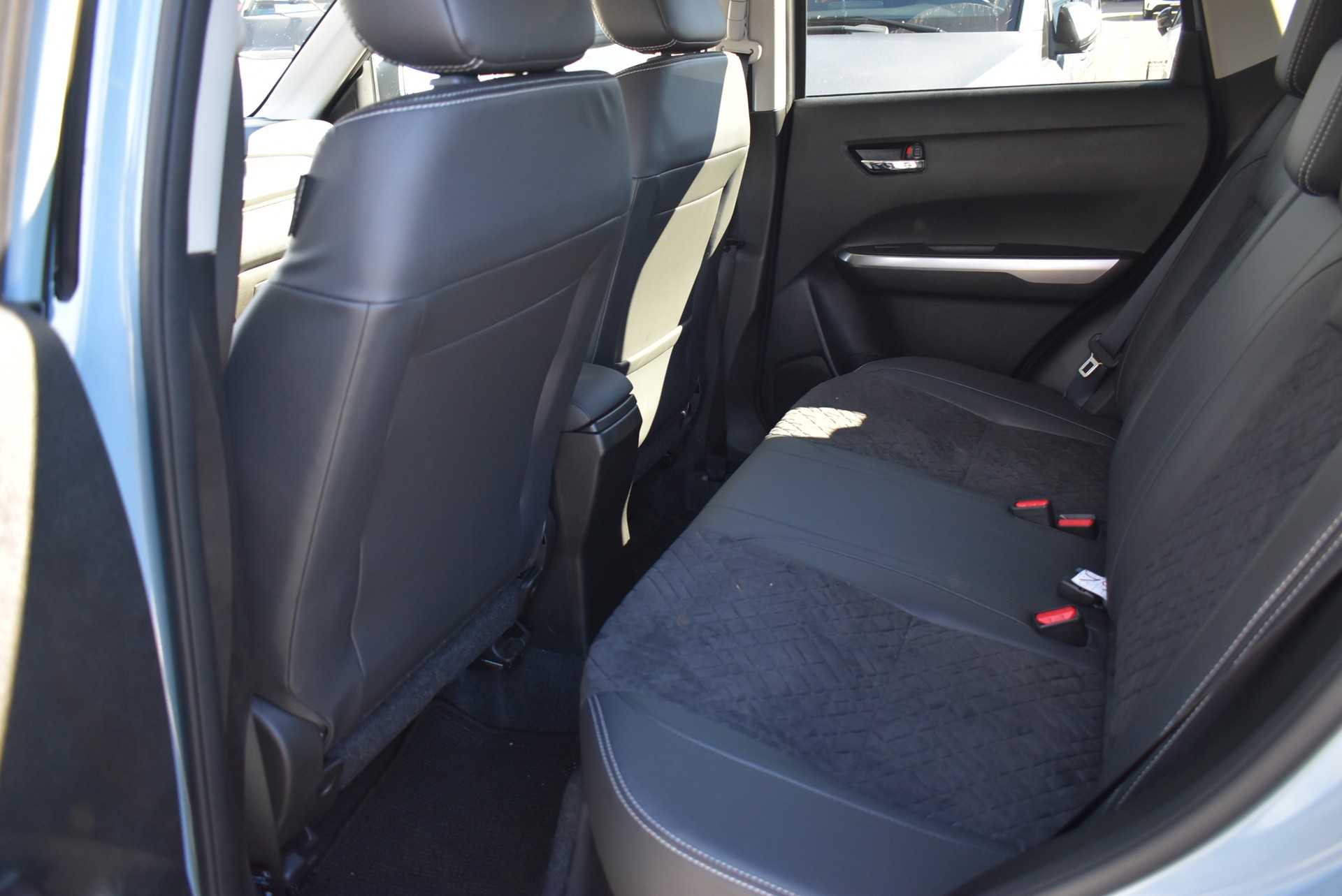 SUZUKI Vitara 1.5 Hybrid Compact Top 4x4 AGS-image-9