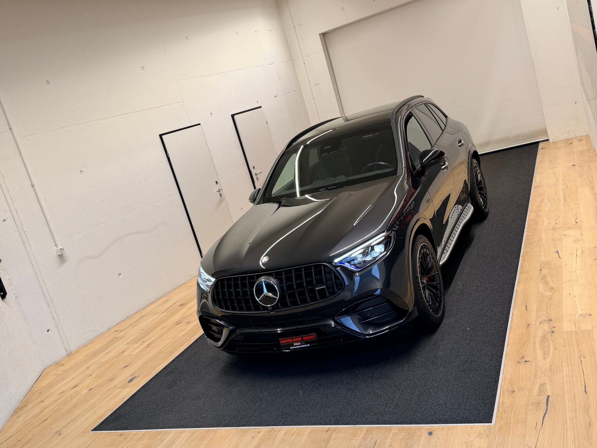 MERCEDES-BENZ GLC 43 AMG Executive Edition 4Matic 9G-Tronic-showroom-element-3