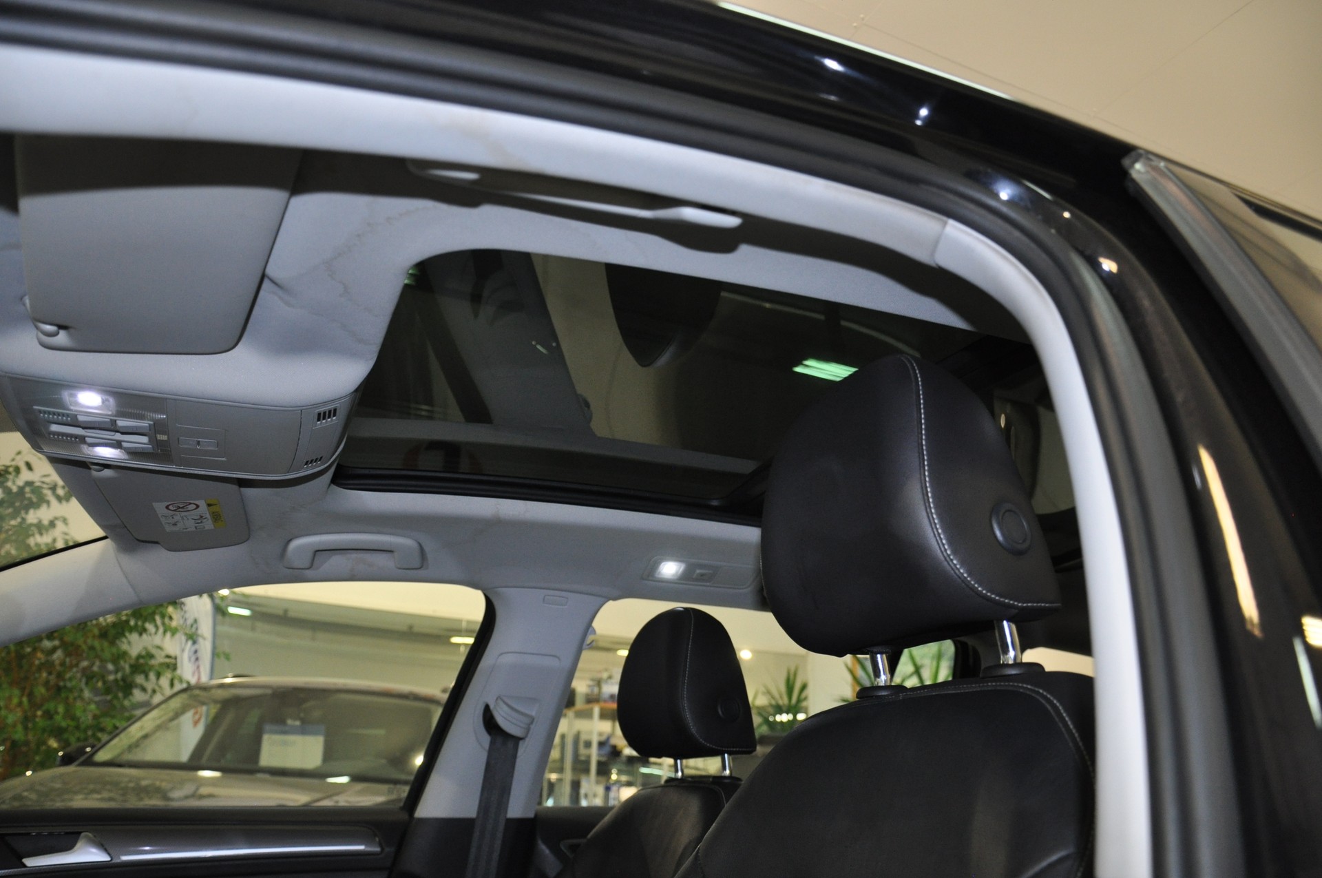 VW Golf 2.0 TDI Alltrack 4Motion-image-12