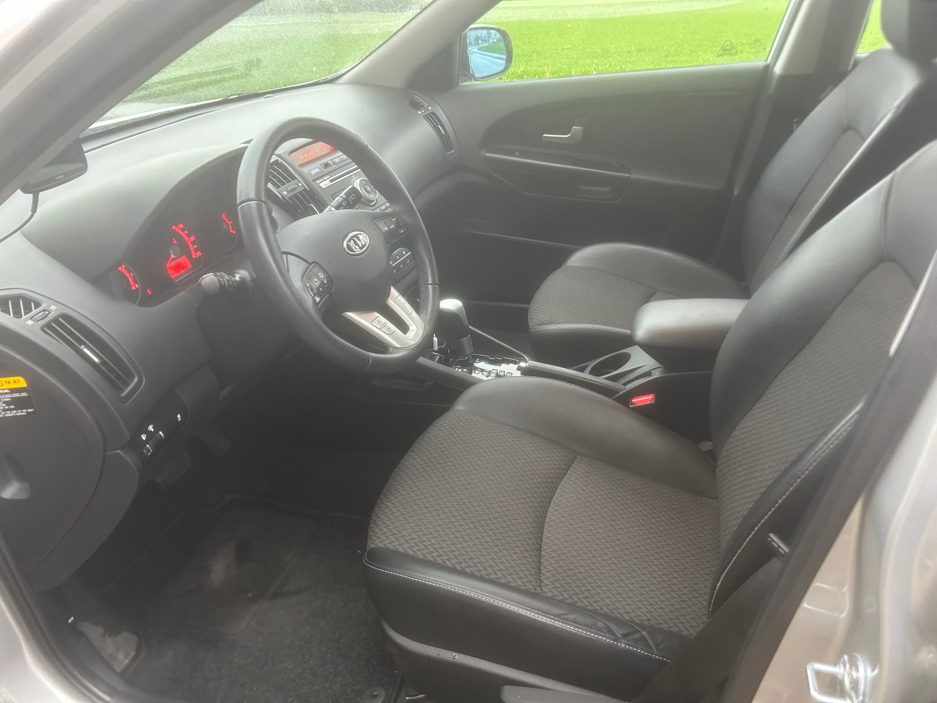 KIA Cee'd 1.6 16V Style Automatic-image-5