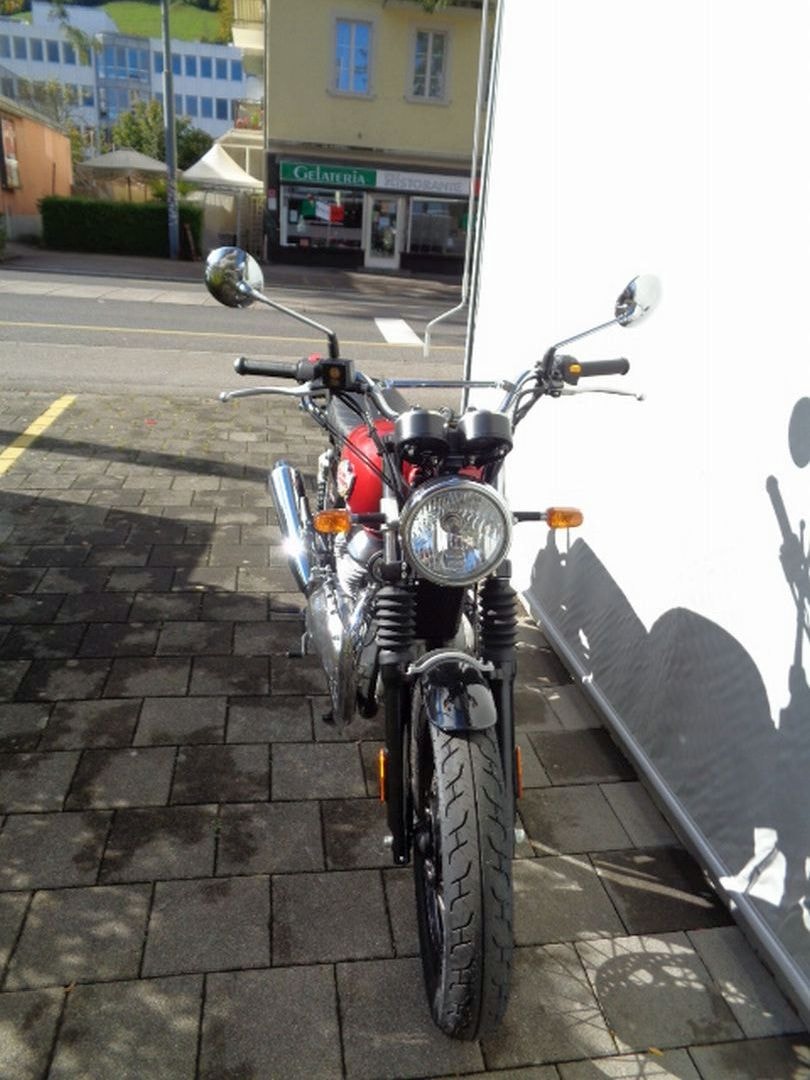 ROYAL ENFIELD INTERCEPTOR 650 TWIN-showroom-element-3