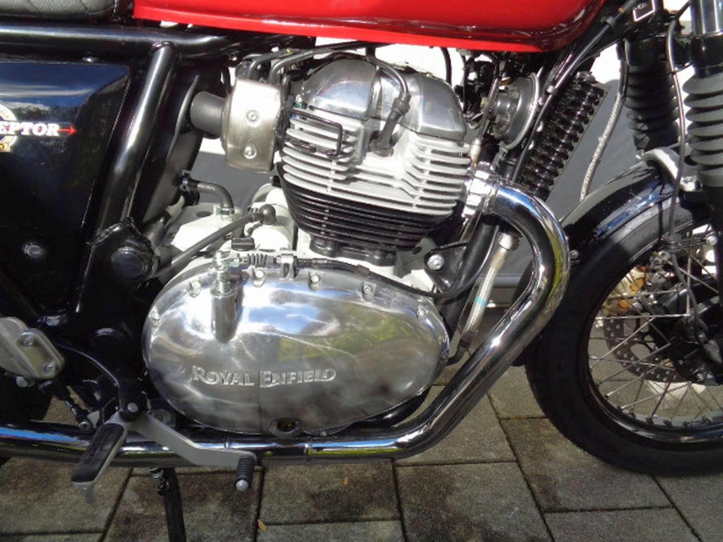 ROYAL ENFIELD INTERCEPTOR 650 TWIN-image-9