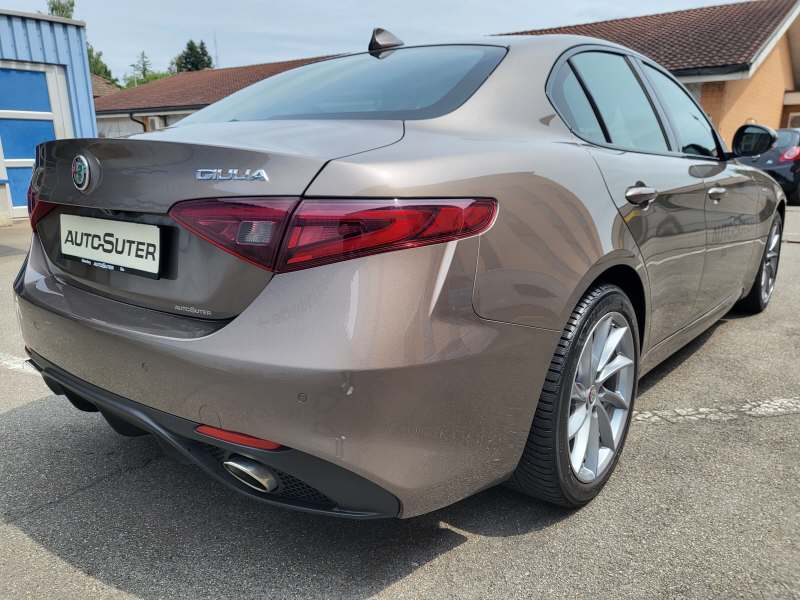 ALFA ROMEO Giulia 2.0 Q4 Veloce-image-2