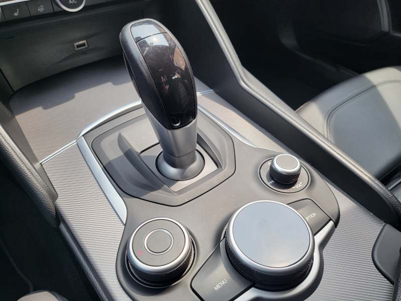 ALFA ROMEO Giulia 2.0 Q4 Veloce-image-9