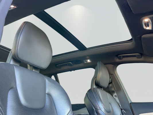 VOLVO XC90 T8 AWD R-Design-image-7