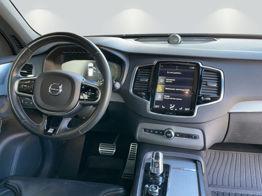 VOLVO XC90 T8 AWD R-Design-image-4