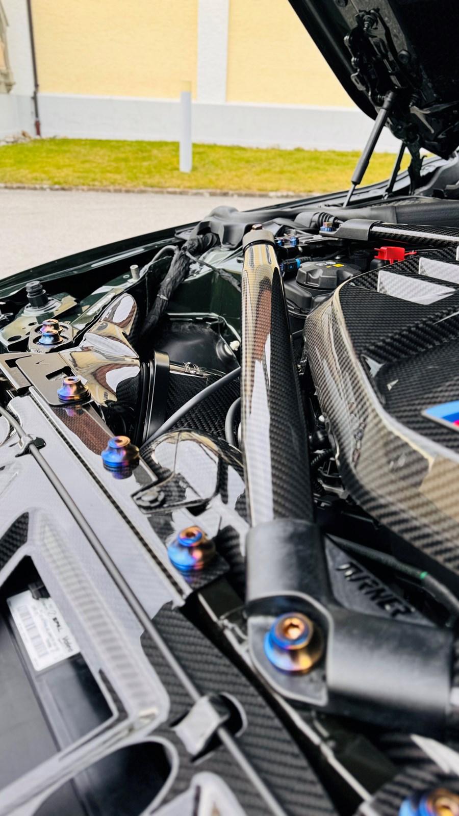 BMW M3 Touring xDrive Competition M-image-13