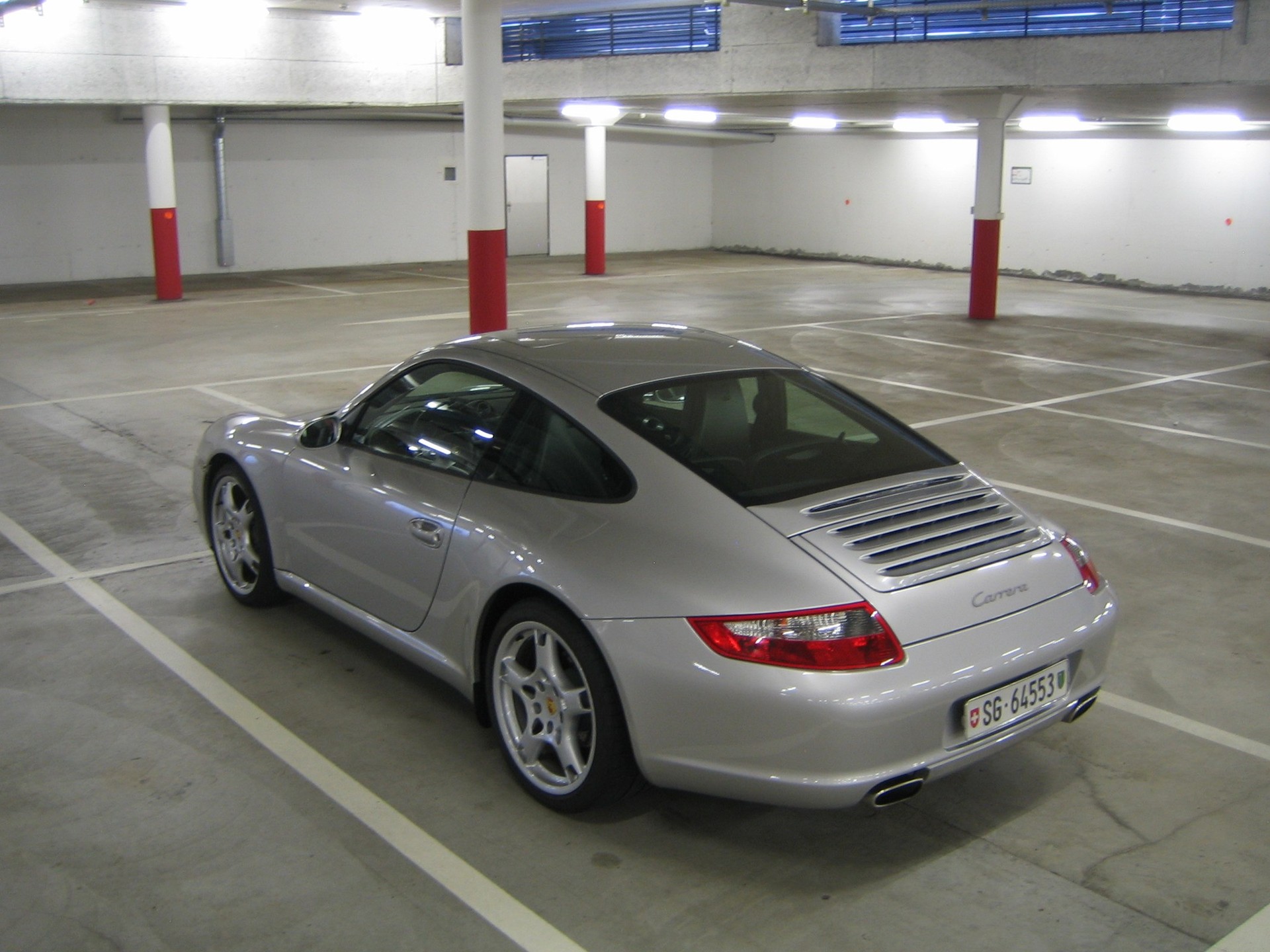 PORSCHE 911 997 Carrera 2-image-1