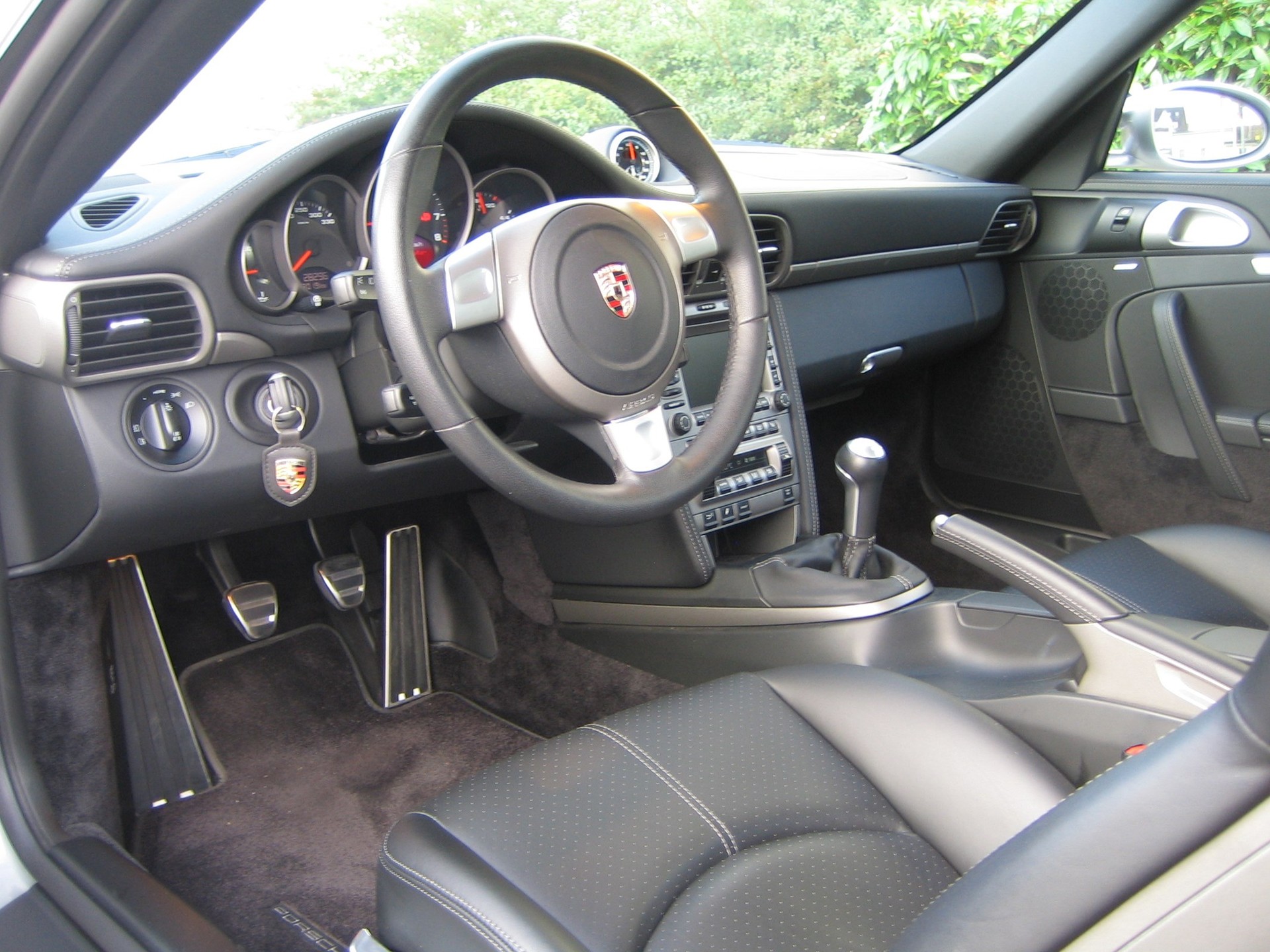 PORSCHE 911 997 Carrera 2-image-2