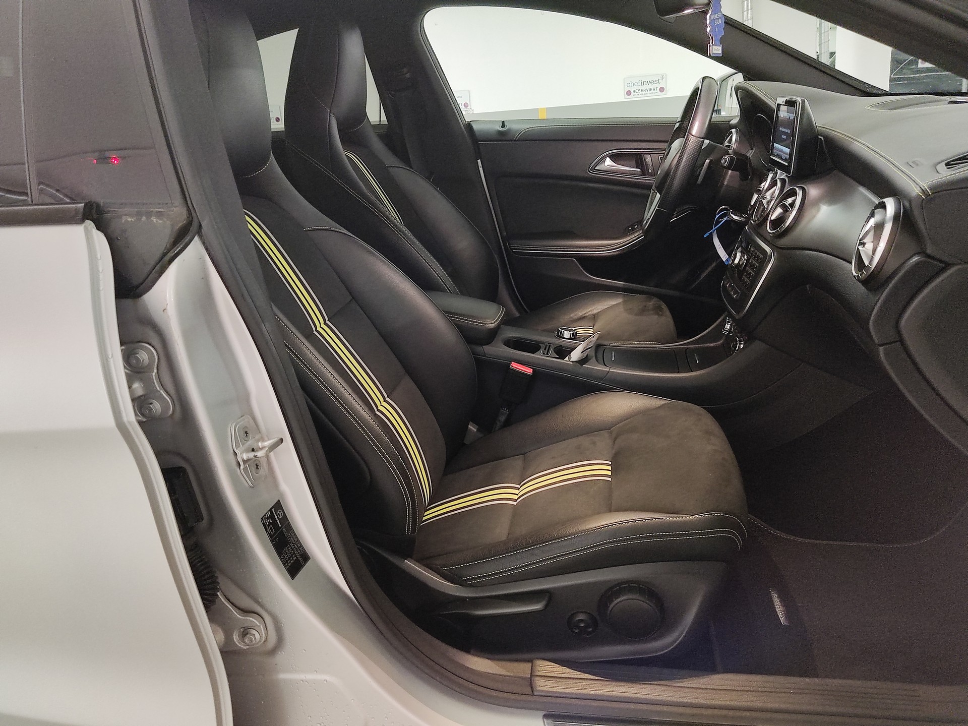 MERCEDES-BENZ CLA 250-image-12