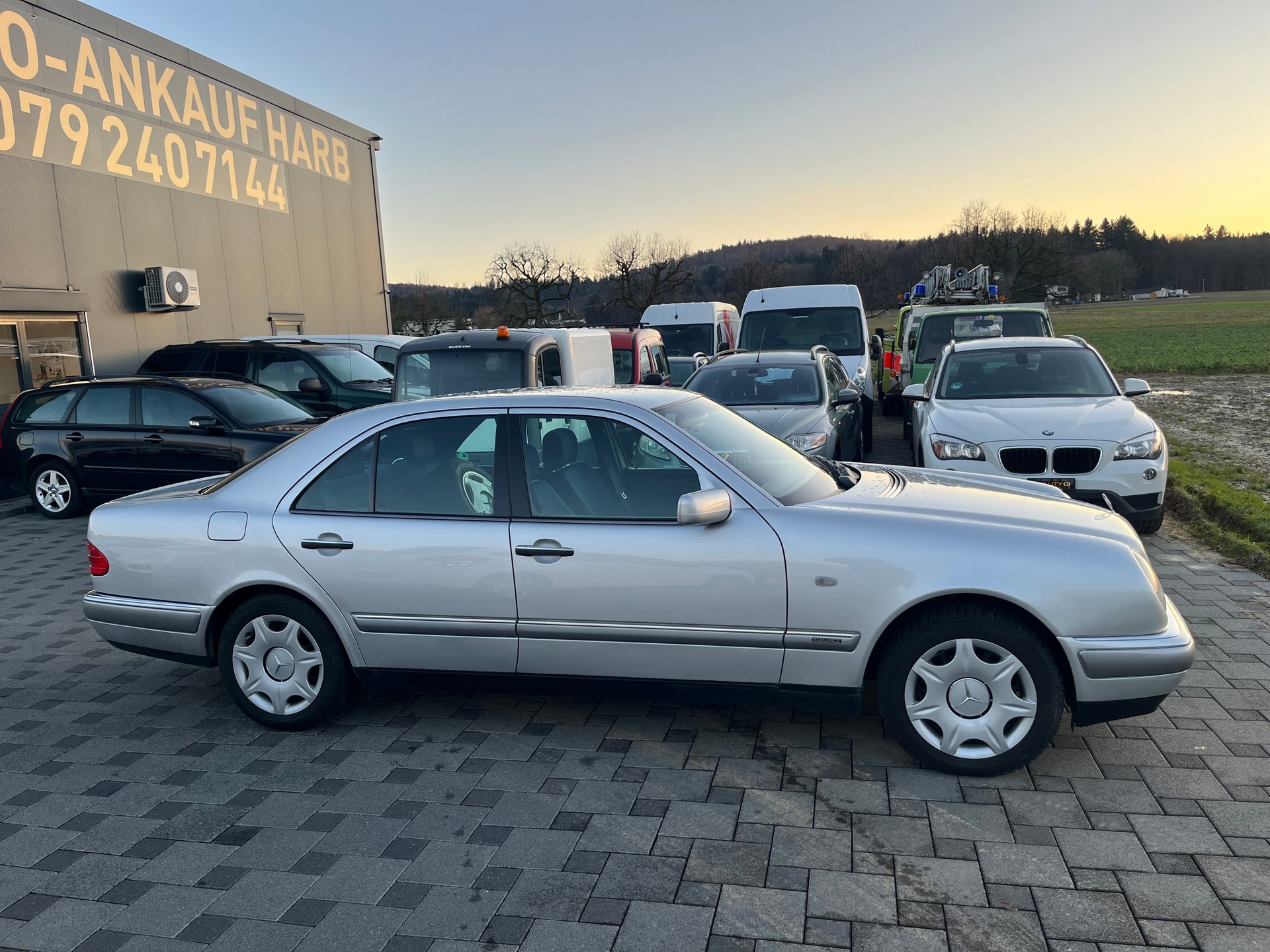 MERCEDES-BENZ E 290 TD Elégance-image-1