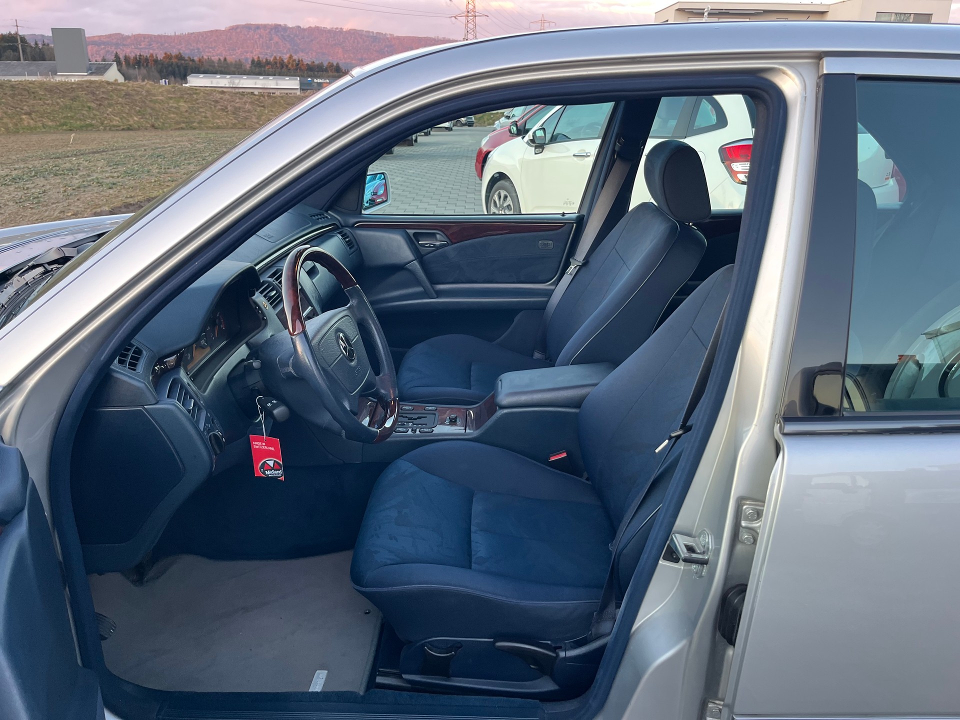 MERCEDES-BENZ E 290 TD Elégance-image-11