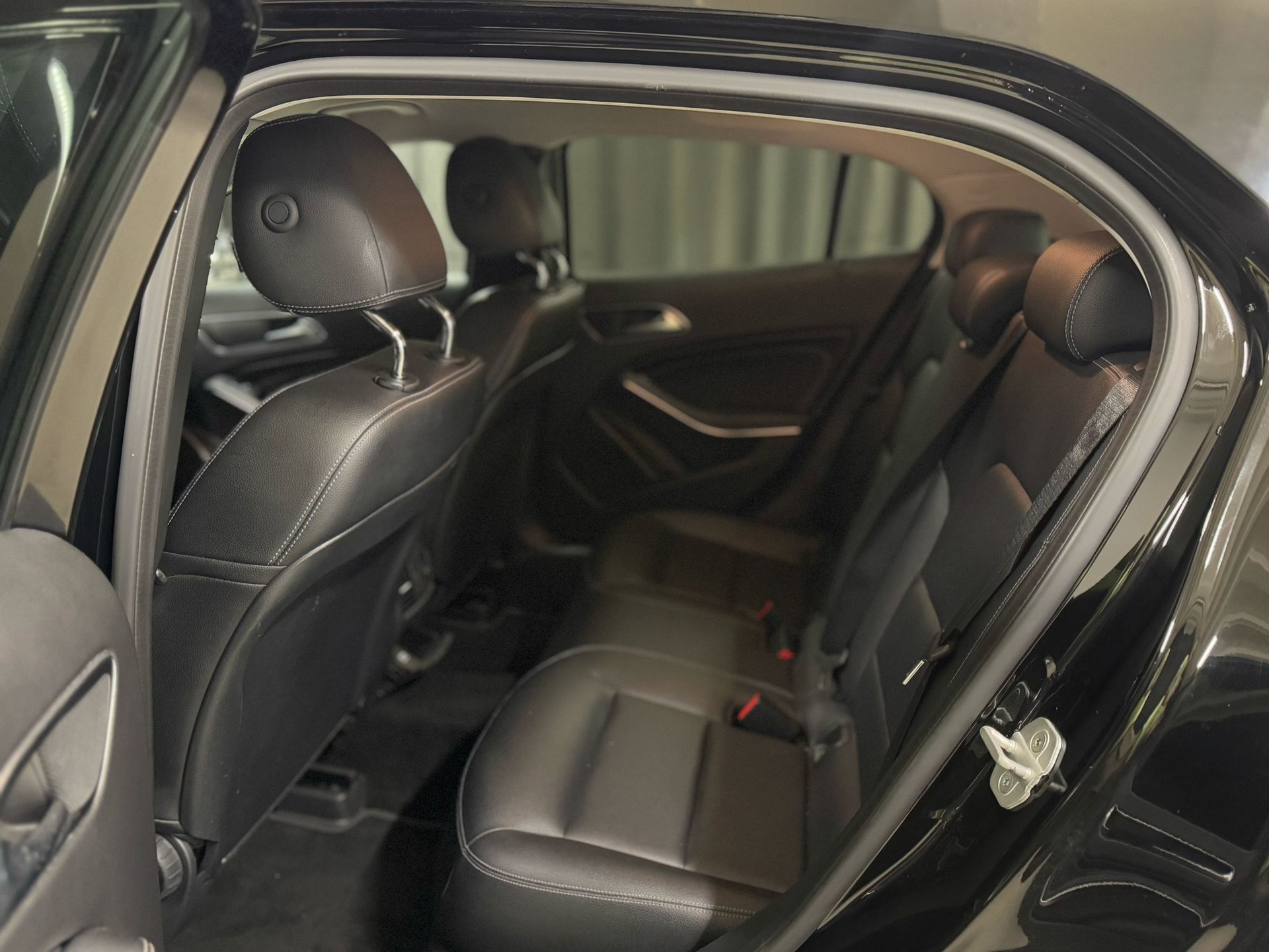 MERCEDES-BENZ GLA 200 CDI Urban 7G-DCT-image-11