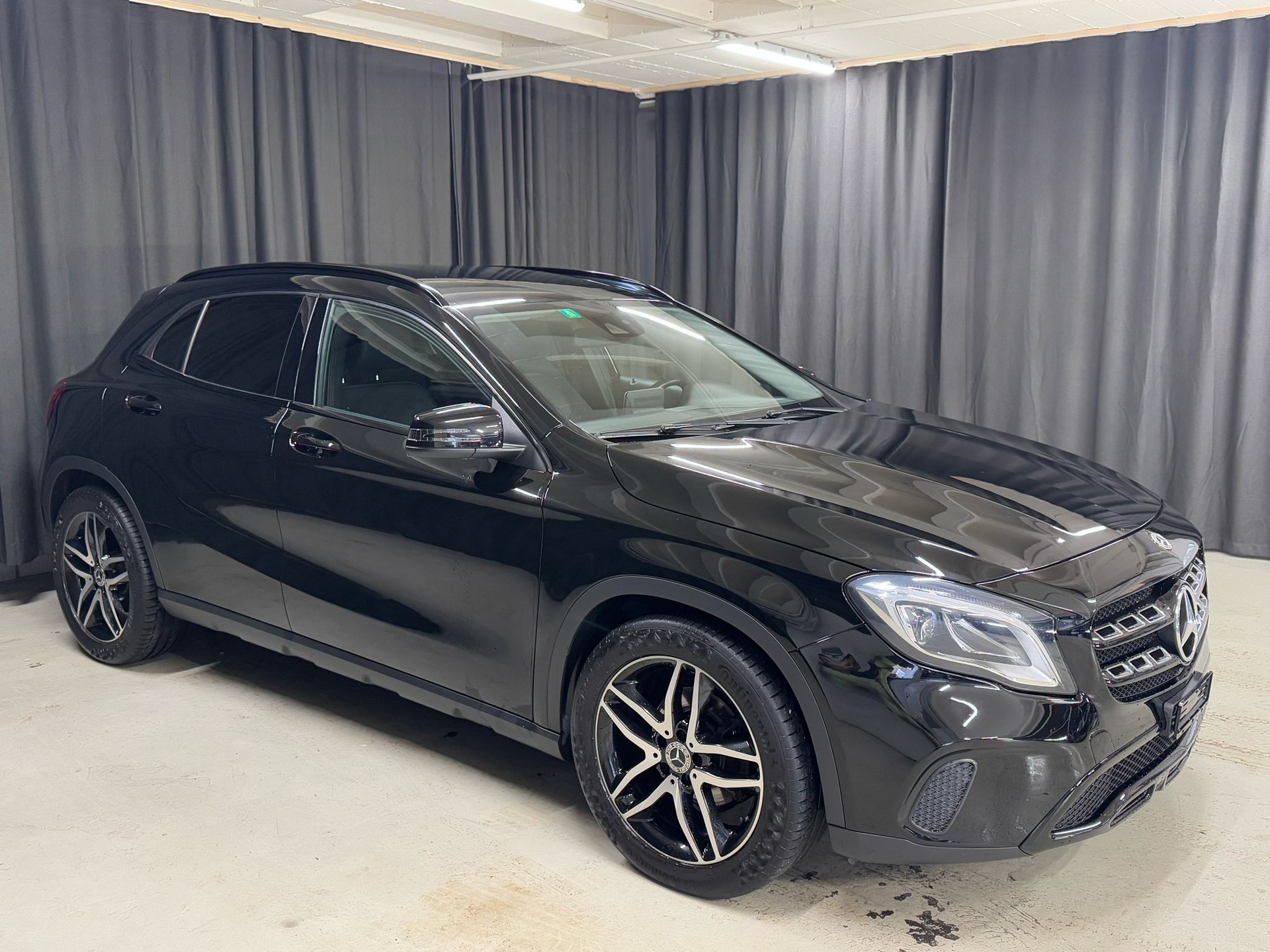 MERCEDES-BENZ GLA 200 CDI Urban 7G-DCT-image-1