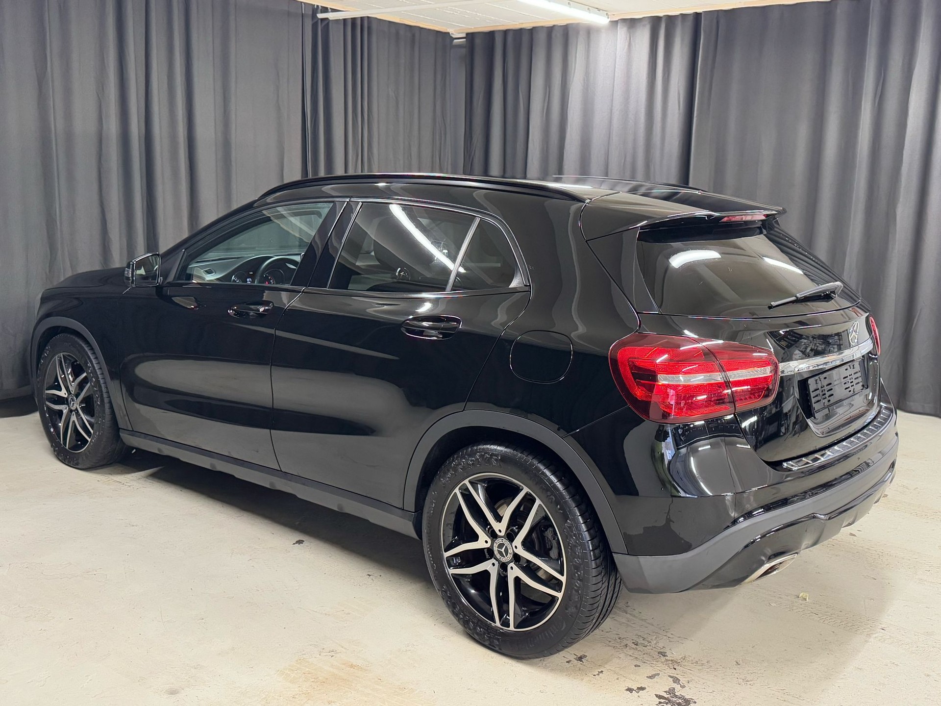 MERCEDES-BENZ GLA 200 CDI Urban 7G-DCT-image-3