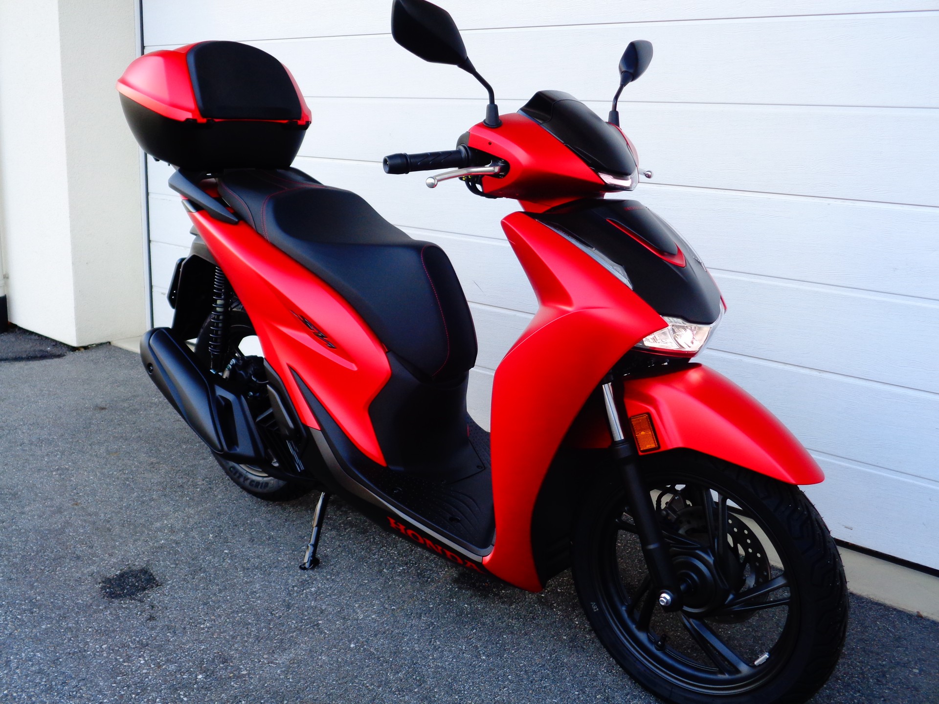 HONDA SH 125 Sporty / Vetro Blue Edition-showroom-element-1