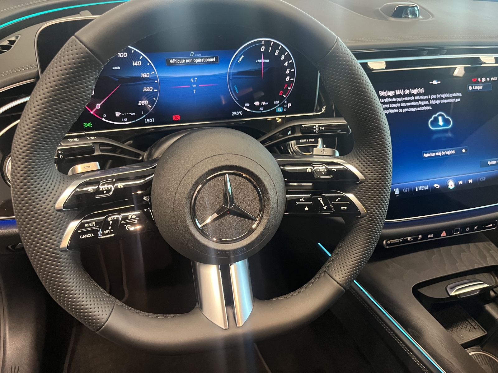 MERCEDES-BENZ E 300e Berline 4MATIC-image-8