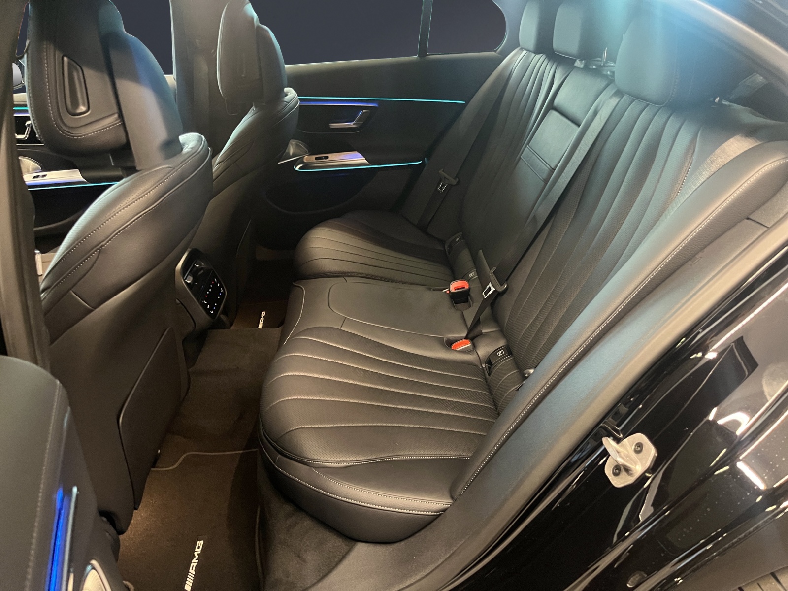 MERCEDES-BENZ E 300e Berline 4MATIC-image-9