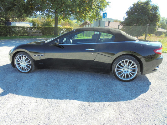 MASERATI GranCabrio-image-10