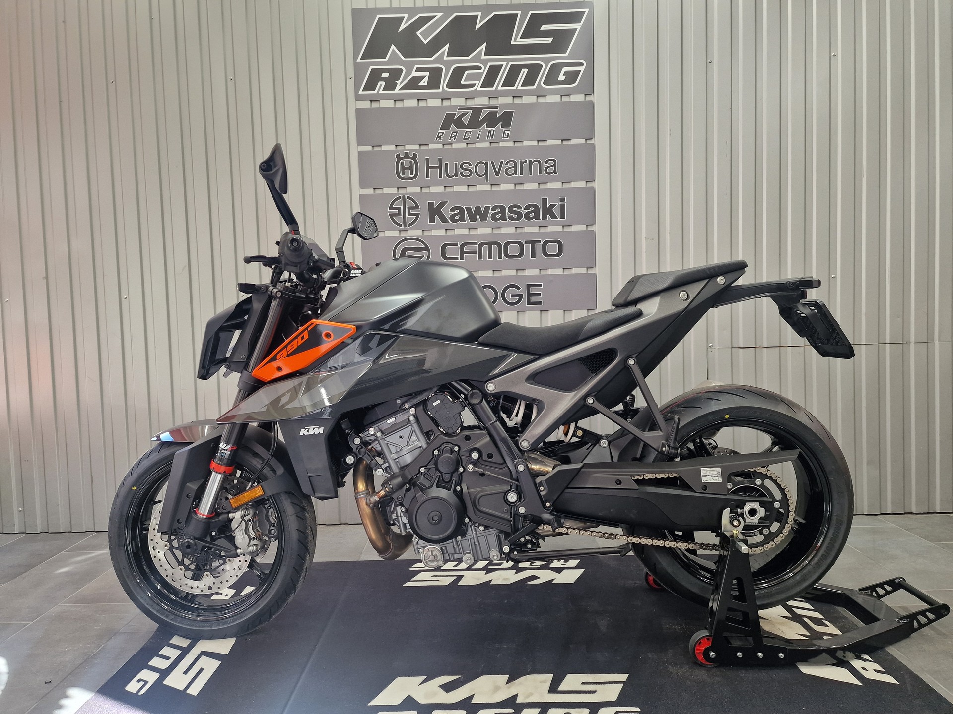KTM 990 Duke-image-5