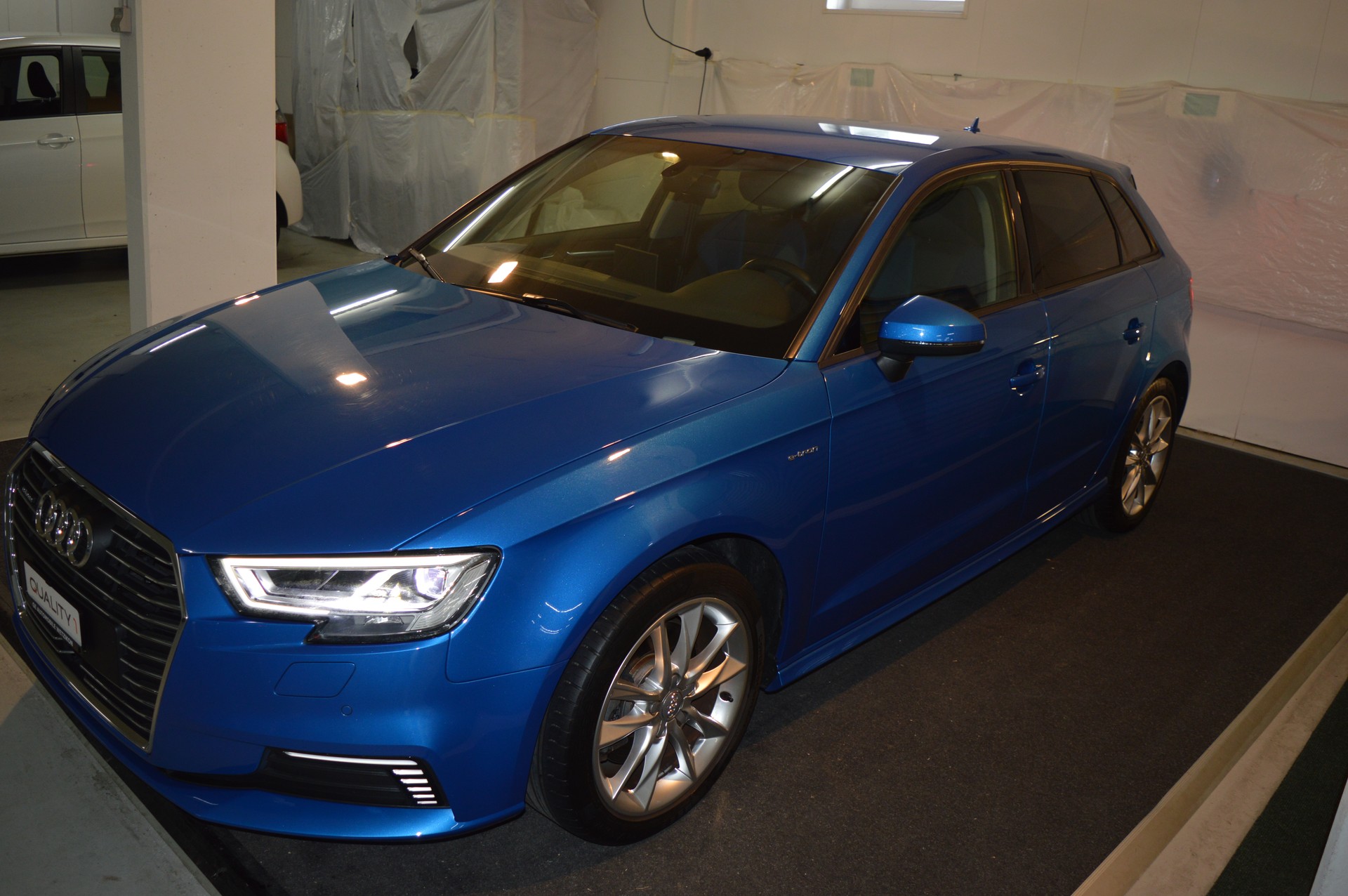 AUDI A3 Sportback 1.4 e-tron Sport S-tronic-image-1