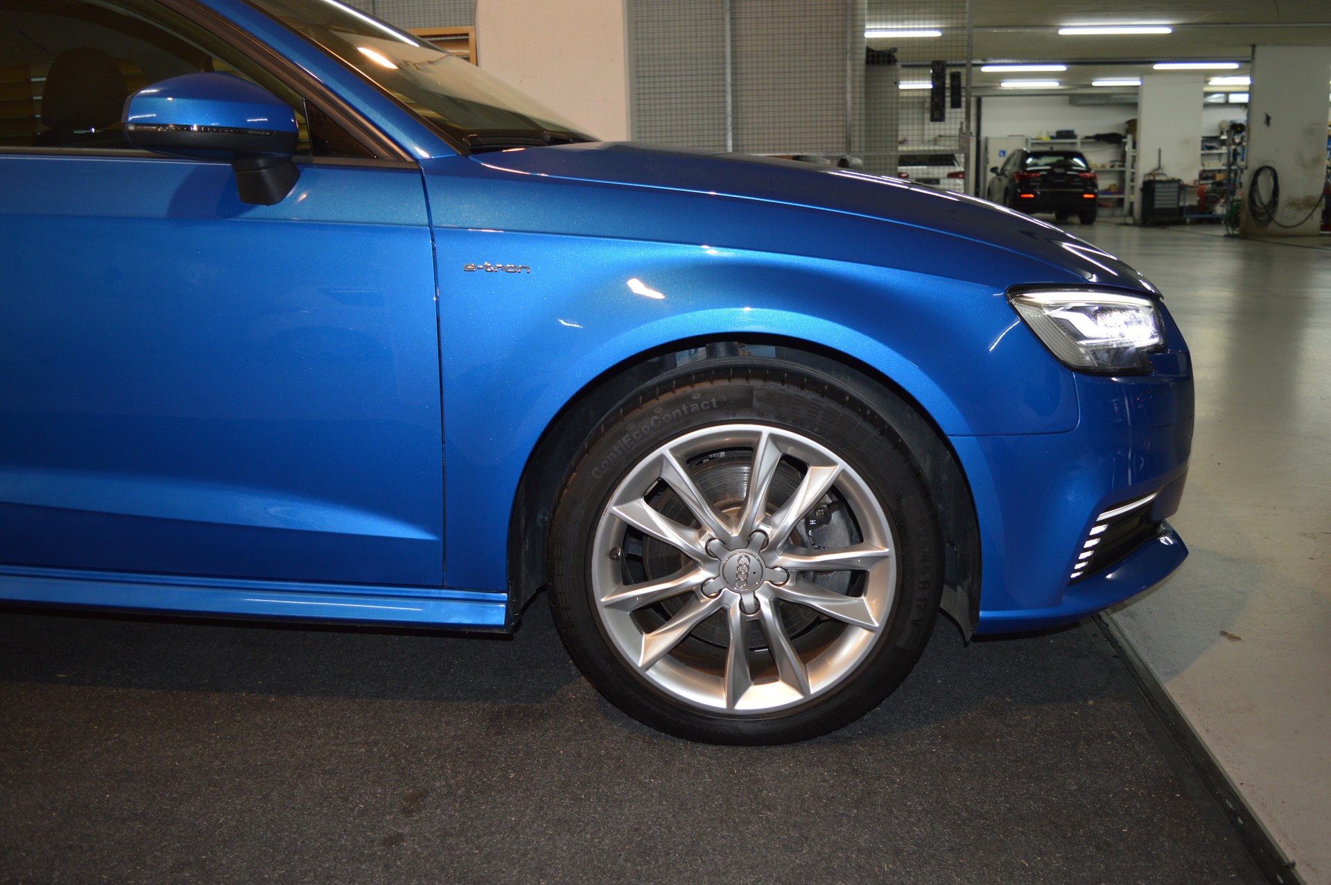 AUDI A3 Sportback 1.4 e-tron Sport S-tronic-image-12