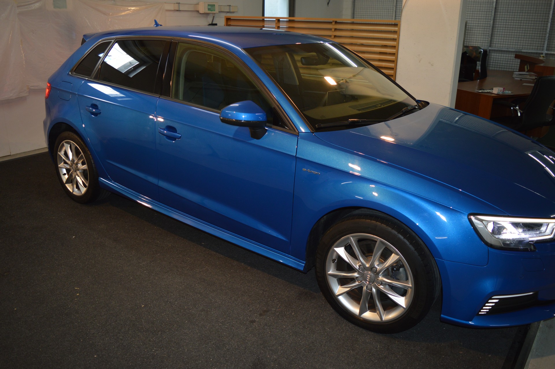 AUDI A3 Sportback 1.4 e-tron Sport S-tronic-image-5