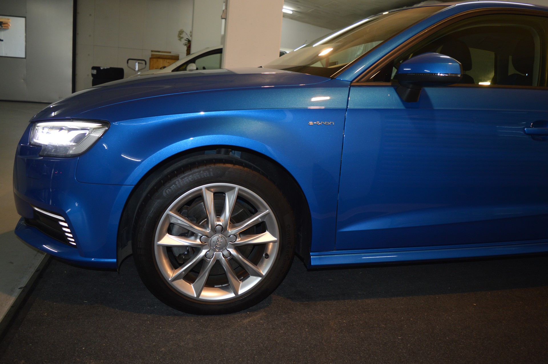 AUDI A3 Sportback 1.4 e-tron Sport S-tronic-image-11