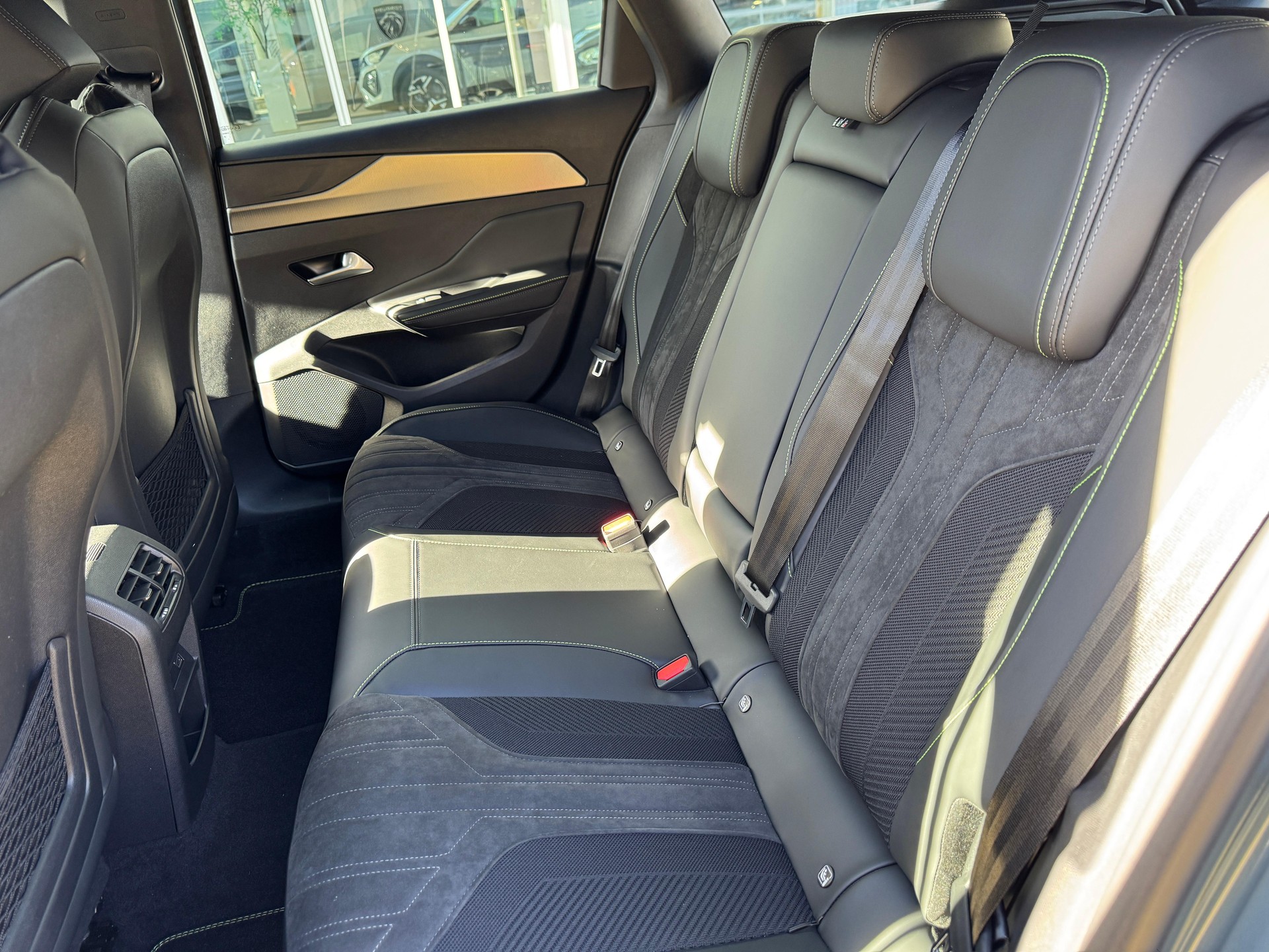 PEUGEOT 308 SW 1.2 Hybrid GT-image-11