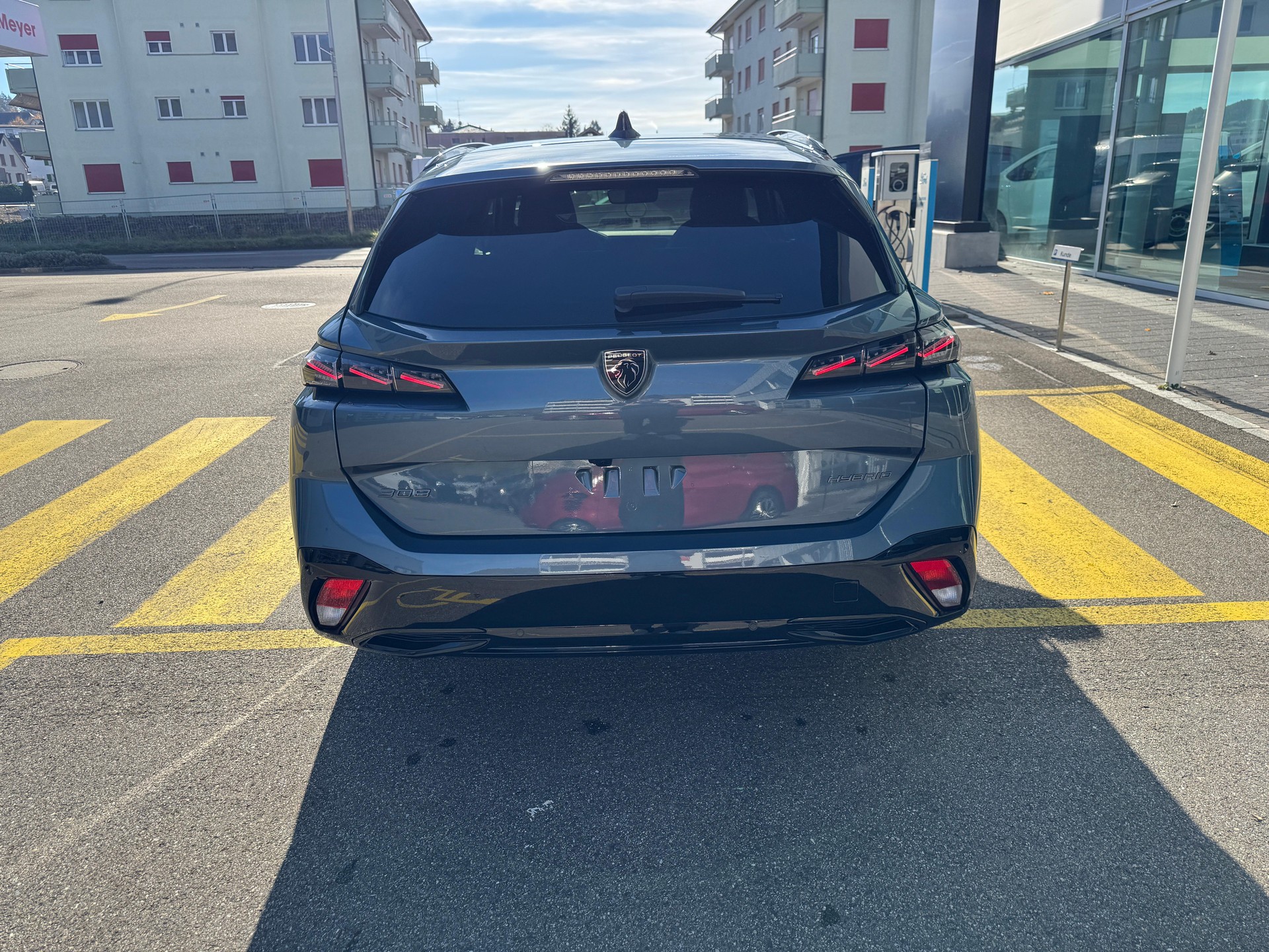 PEUGEOT 308 SW 1.2 Hybrid GT-image-2