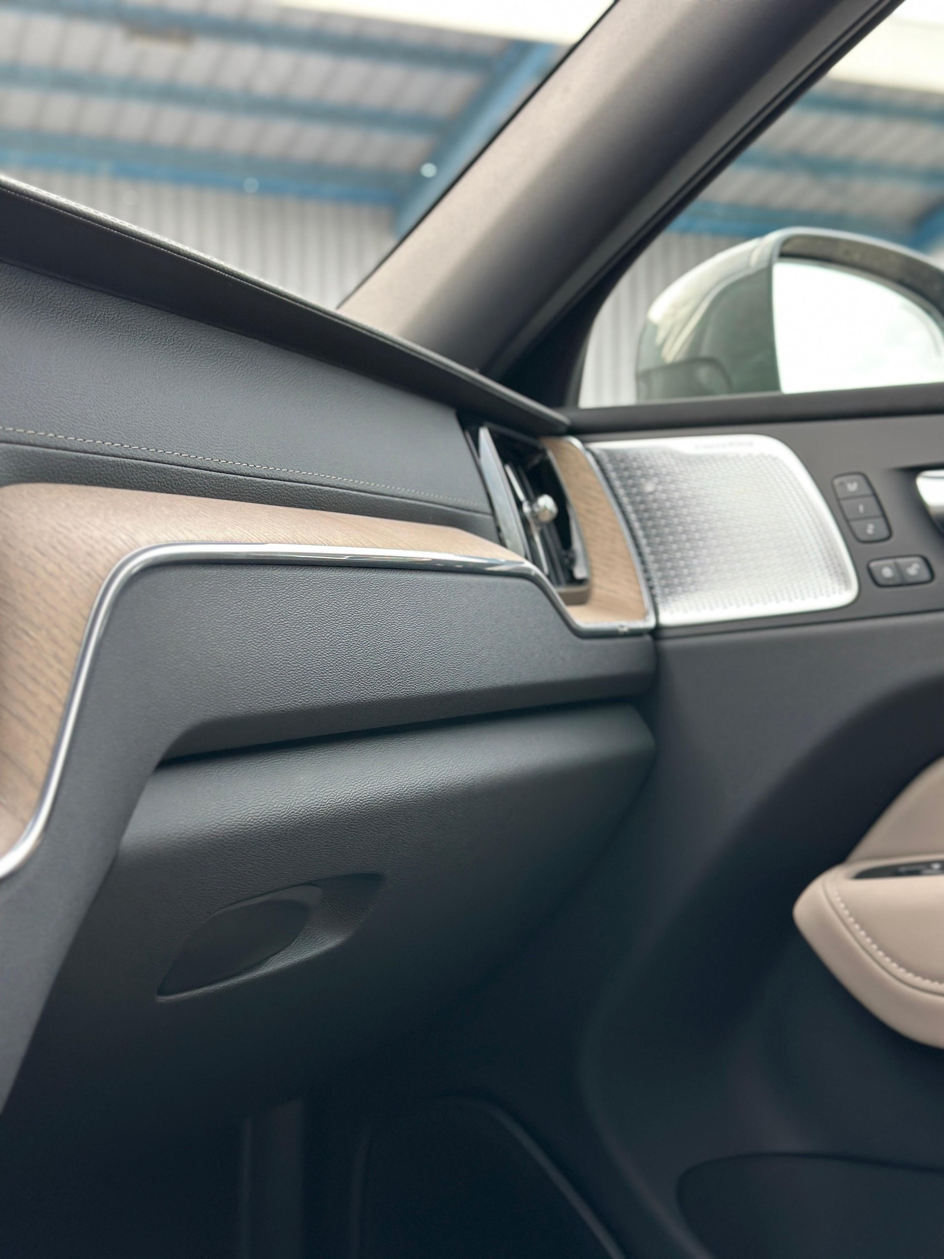 VOLVO XC60 2.0 T8 TE Ultra Bright eAWD-image-17