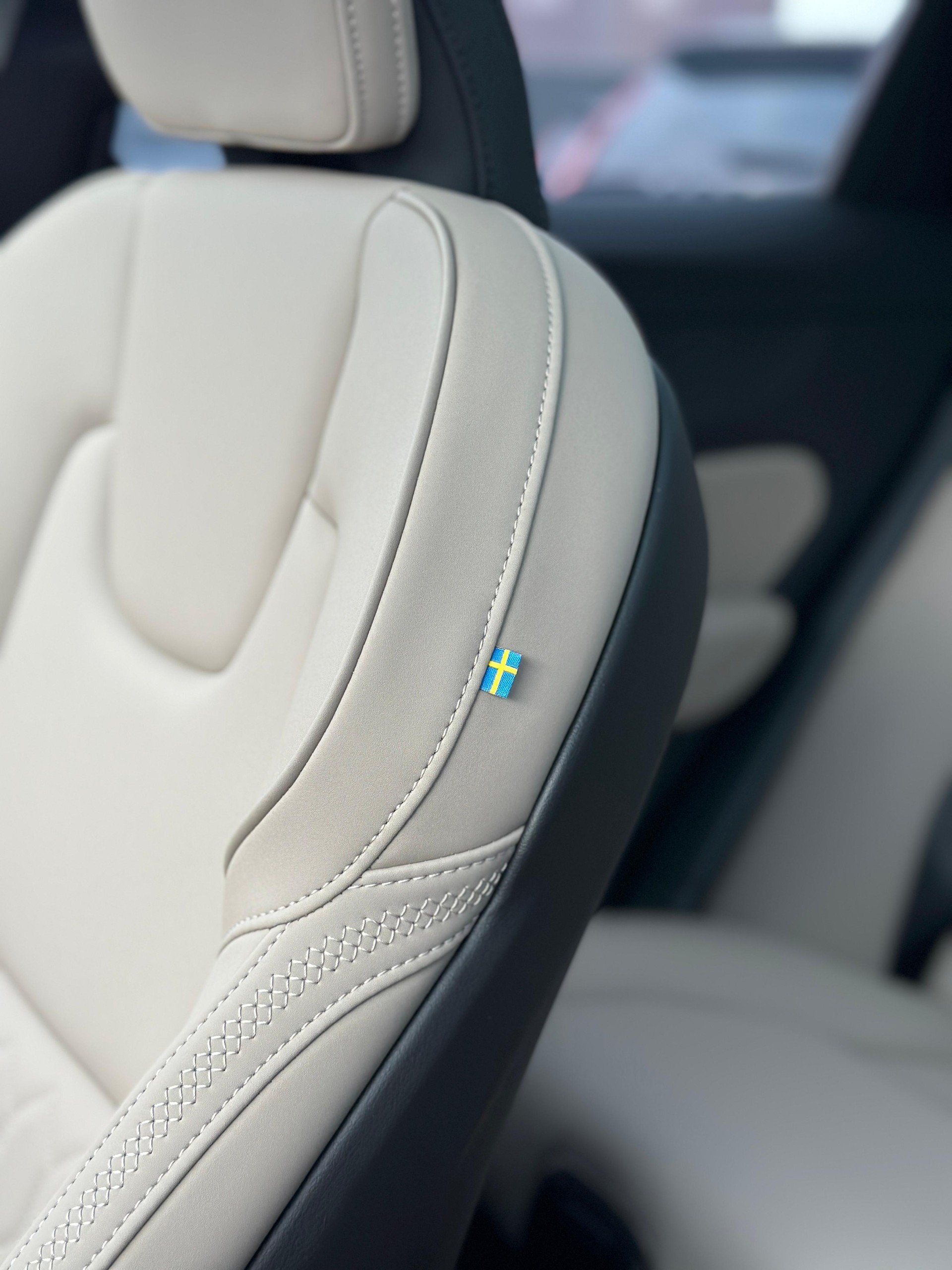 VOLVO XC60 2.0 T8 TE Ultra Bright eAWD-image-12