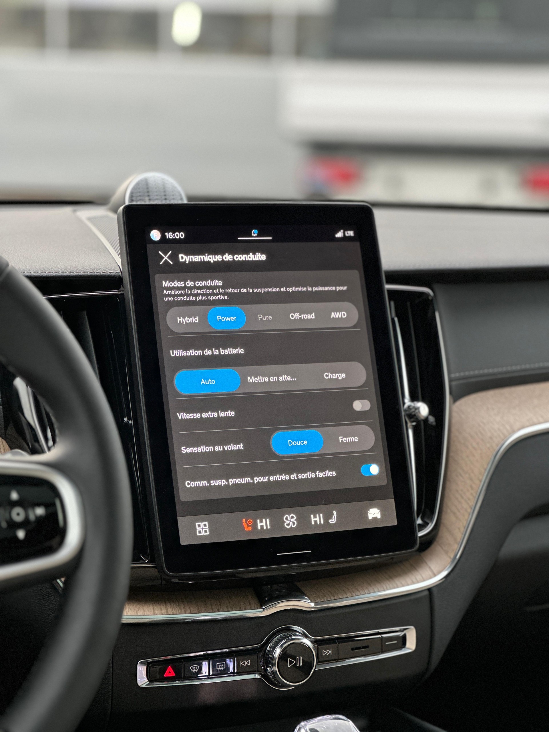 VOLVO XC60 2.0 T8 TE Ultra Bright eAWD-image-14