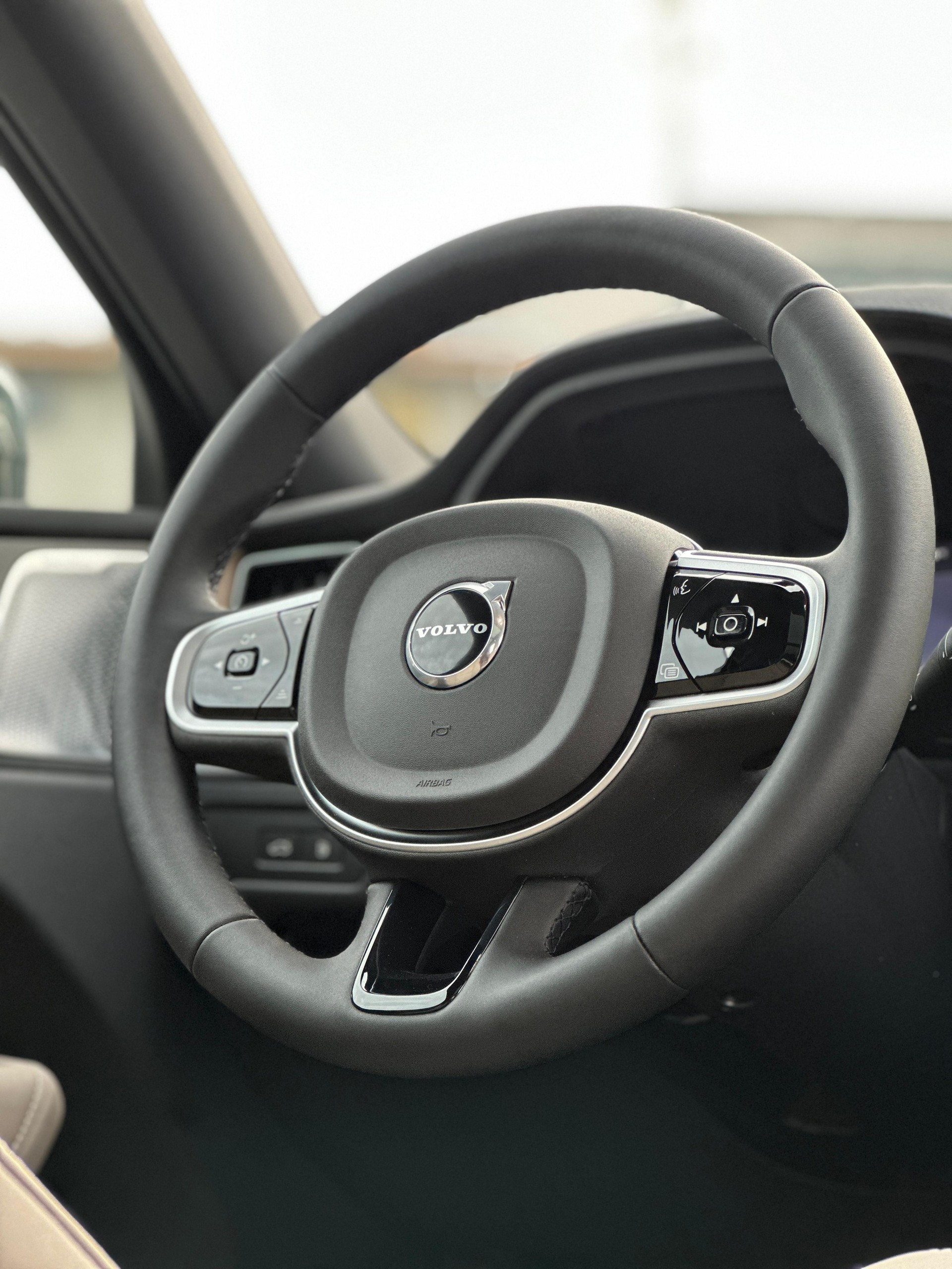 VOLVO XC60 2.0 T8 TE Ultra Bright eAWD-image-9