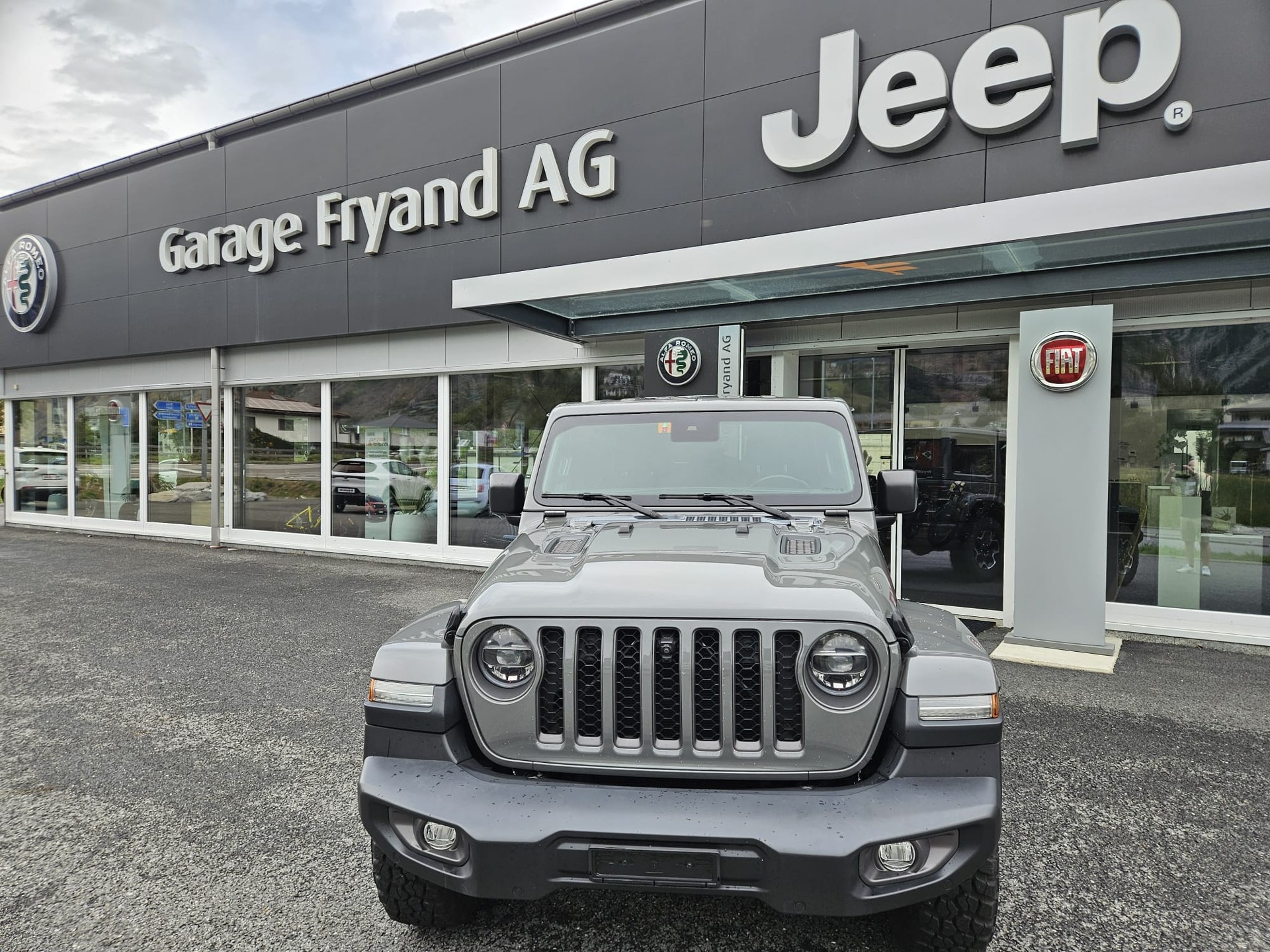 JEEP Wrangler 2.0 Unlimited Rubicon Automatic-image-1